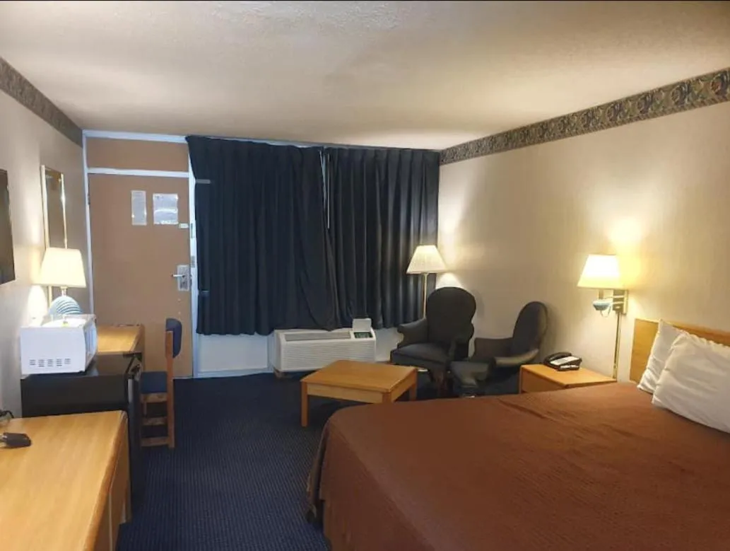 Bed in Haven Motel Extended Stay