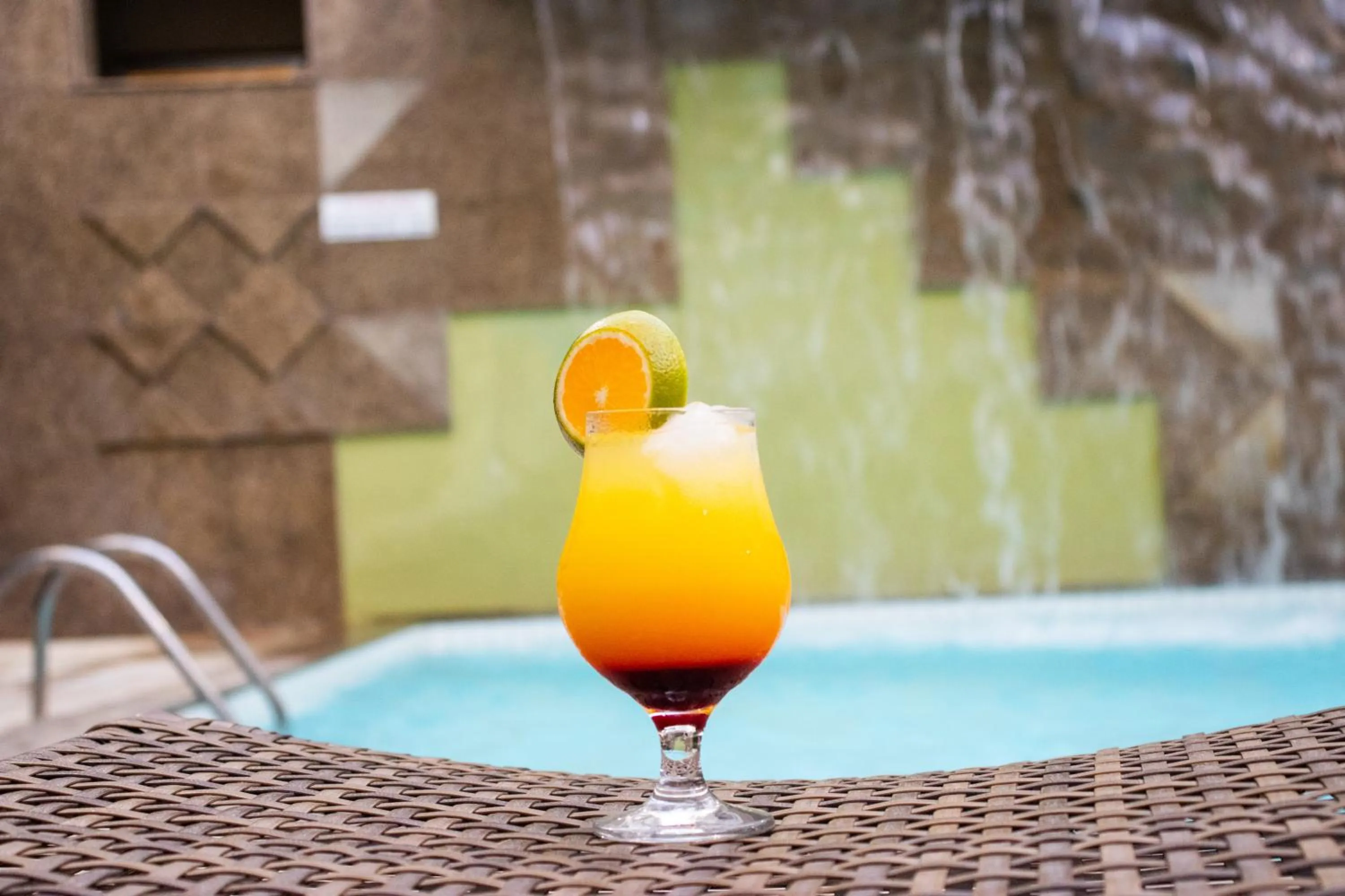 Swimming pool in Hotel Beira Mar