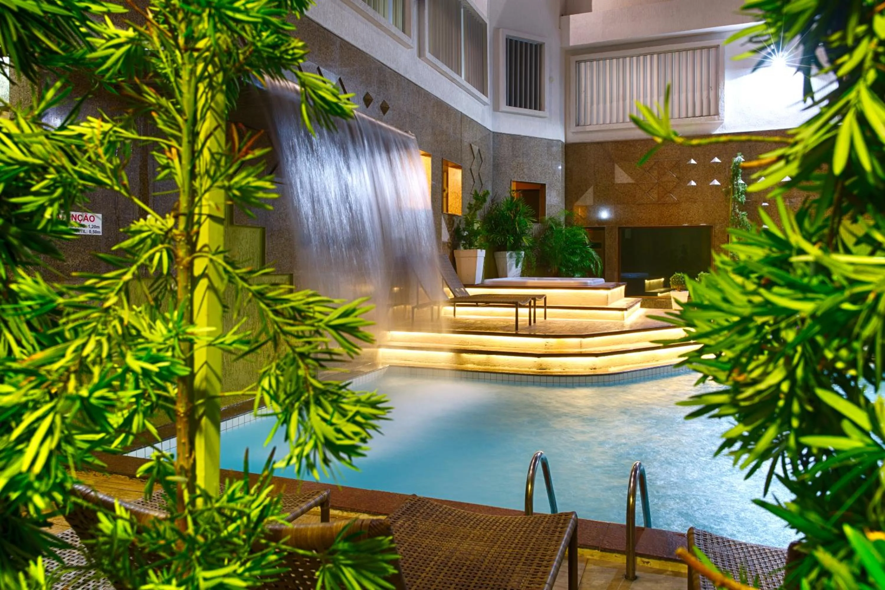 Swimming pool in Hotel Beira Mar