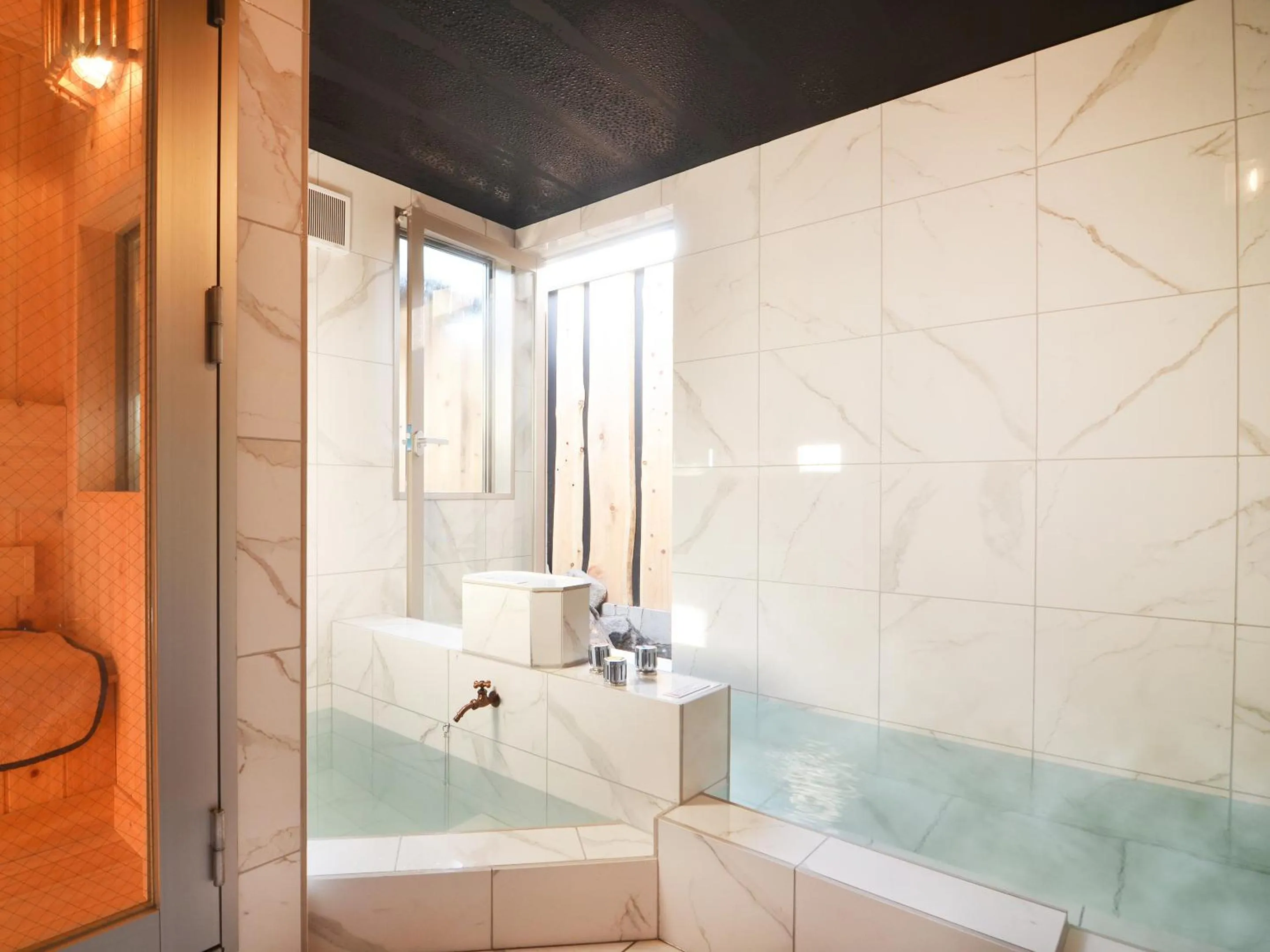 Hot Spring Bath in Totonoinoyado Shuntouan