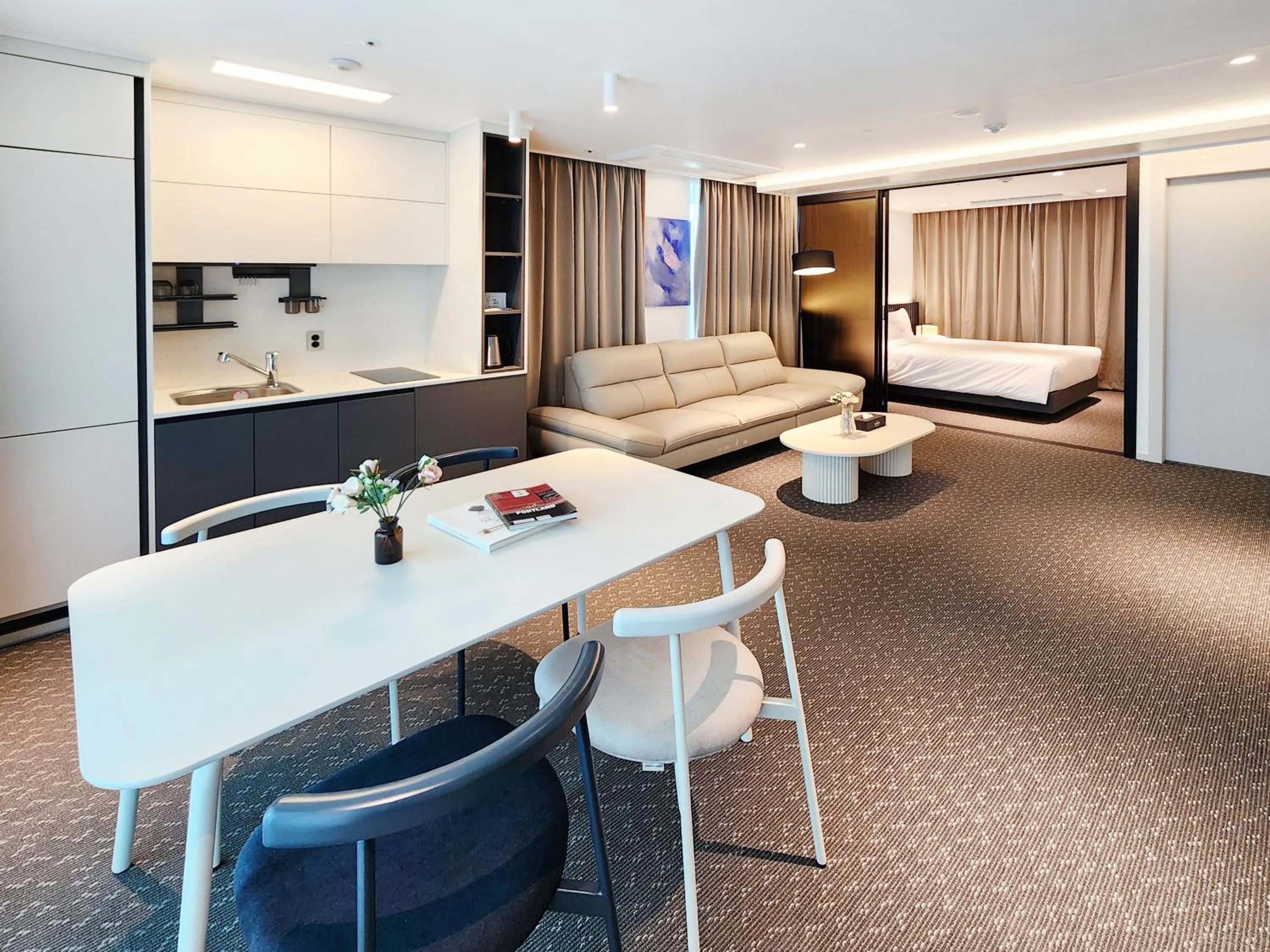 Bed in SOTA SUITE Yangyang Granbay