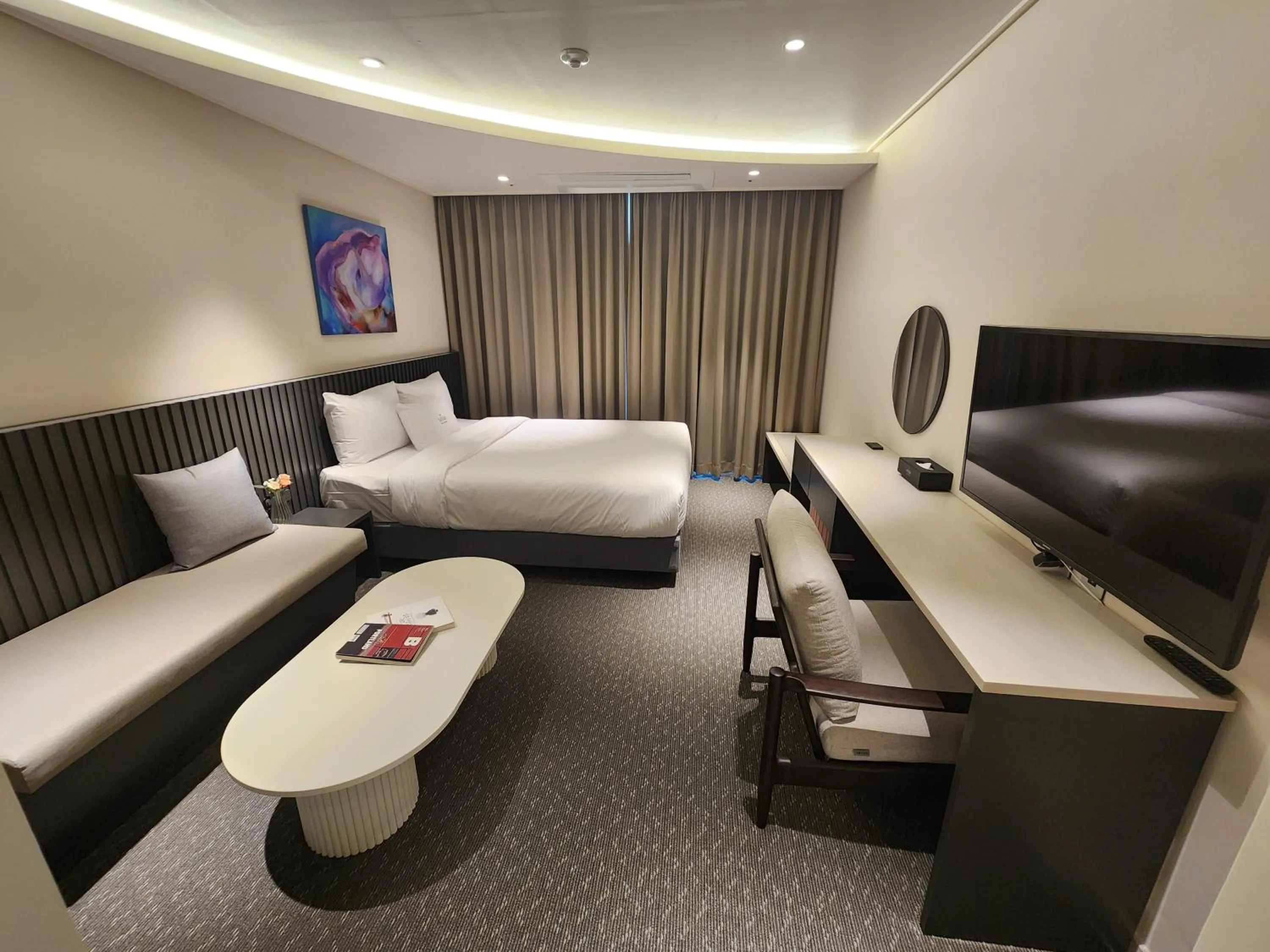 Bed in SOTA SUITE Yangyang Granbay