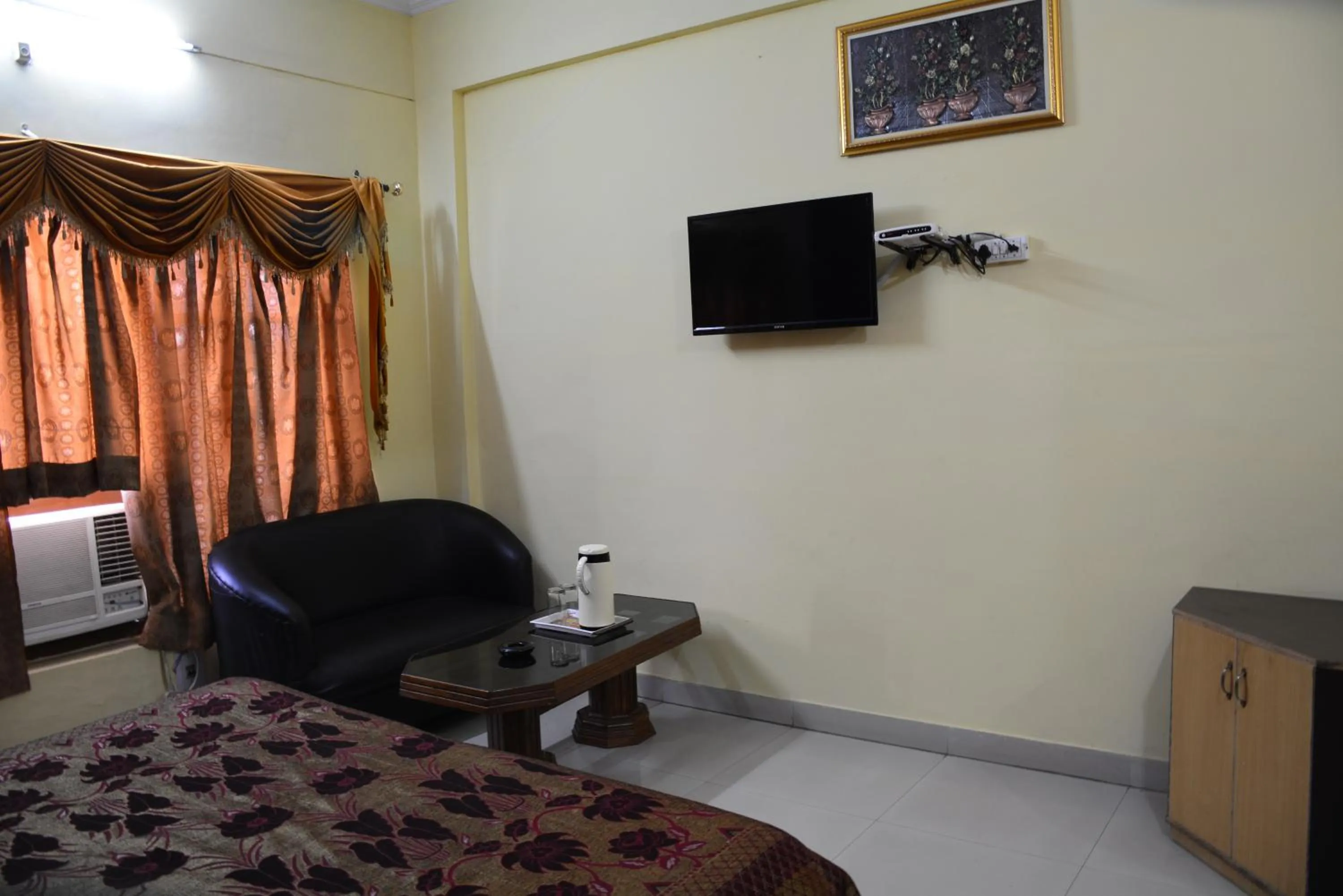 Mansarover Hotel & Banquets