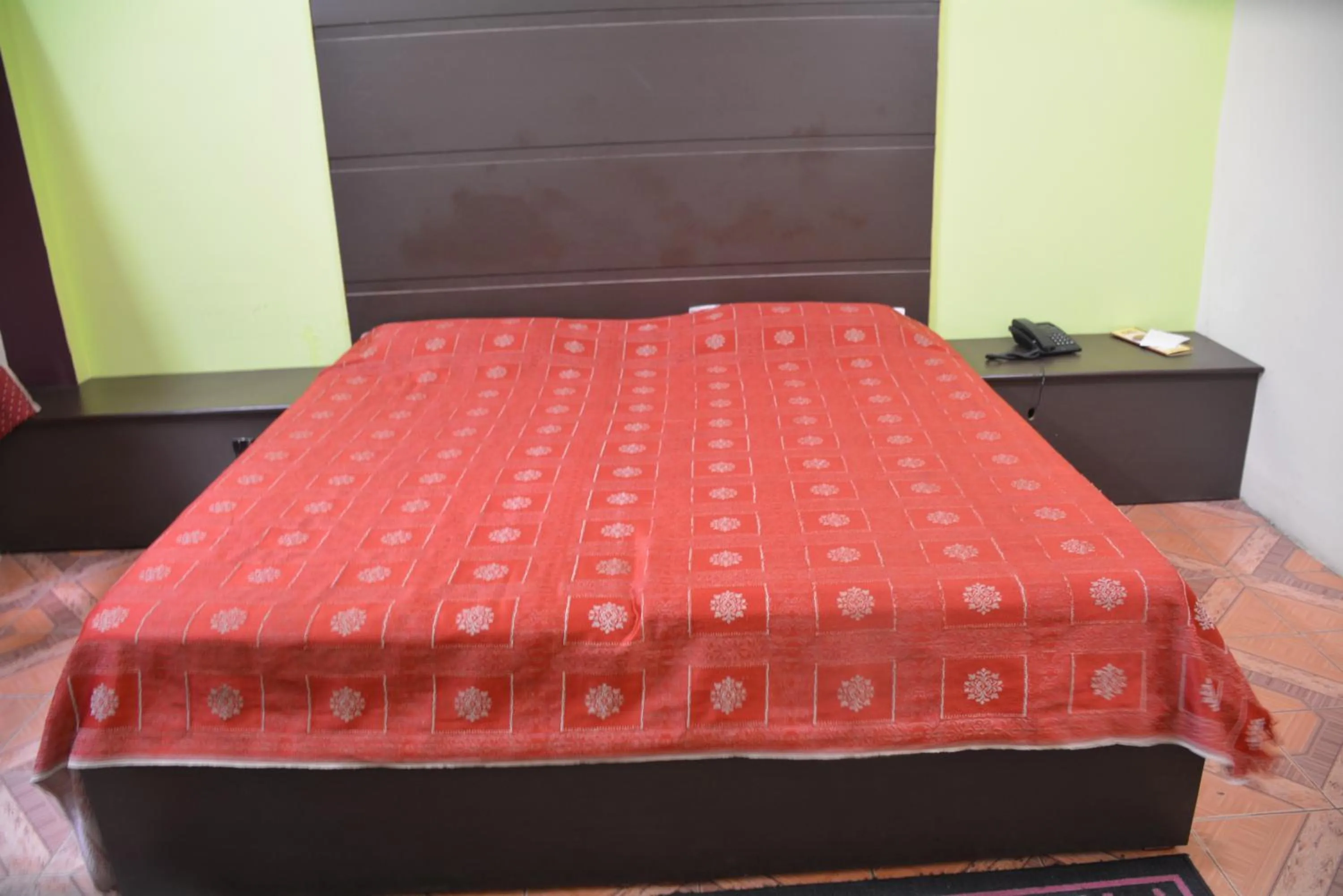 Bed in Mansarover Hotel & Banquets