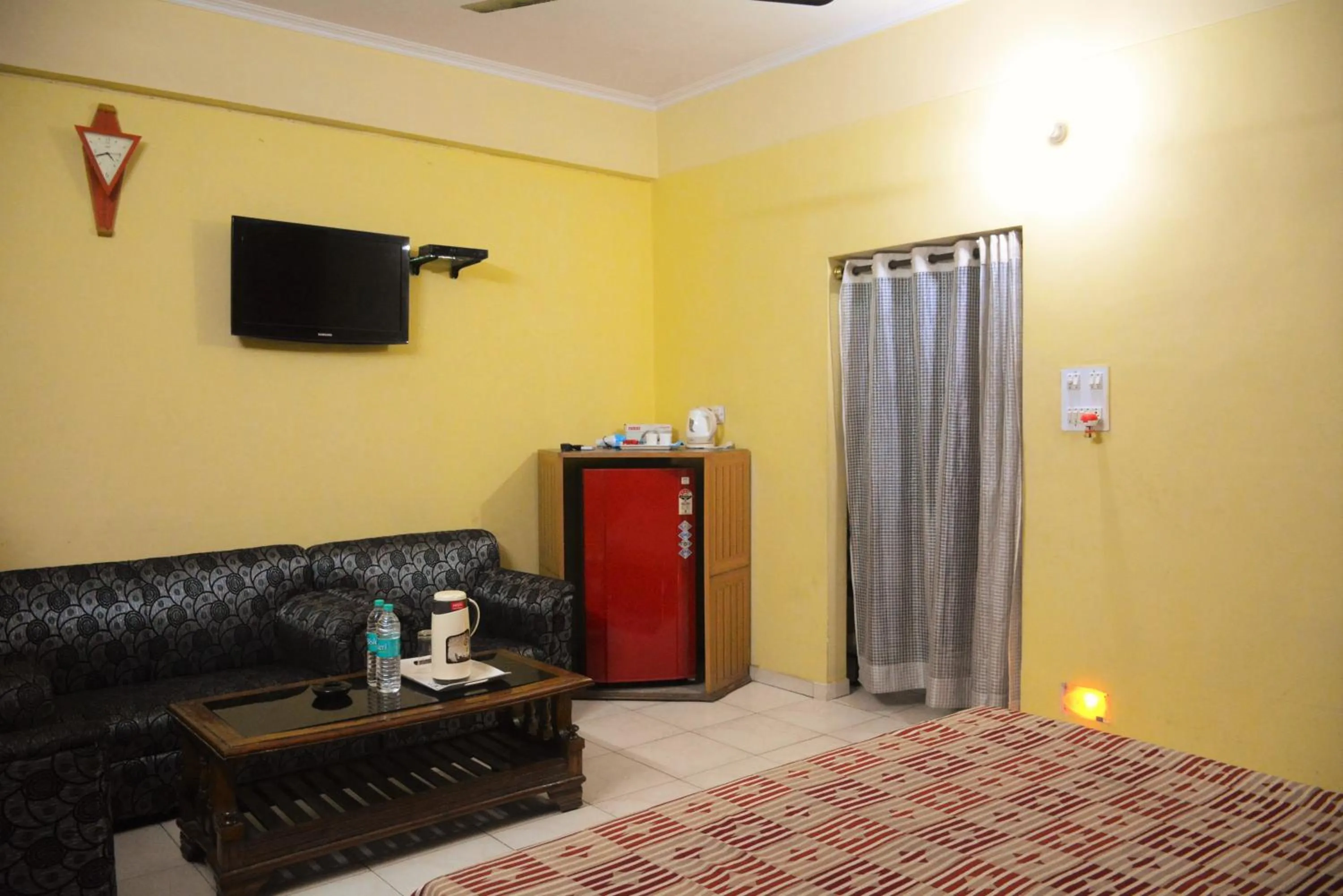 Mansarover Hotel & Banquets