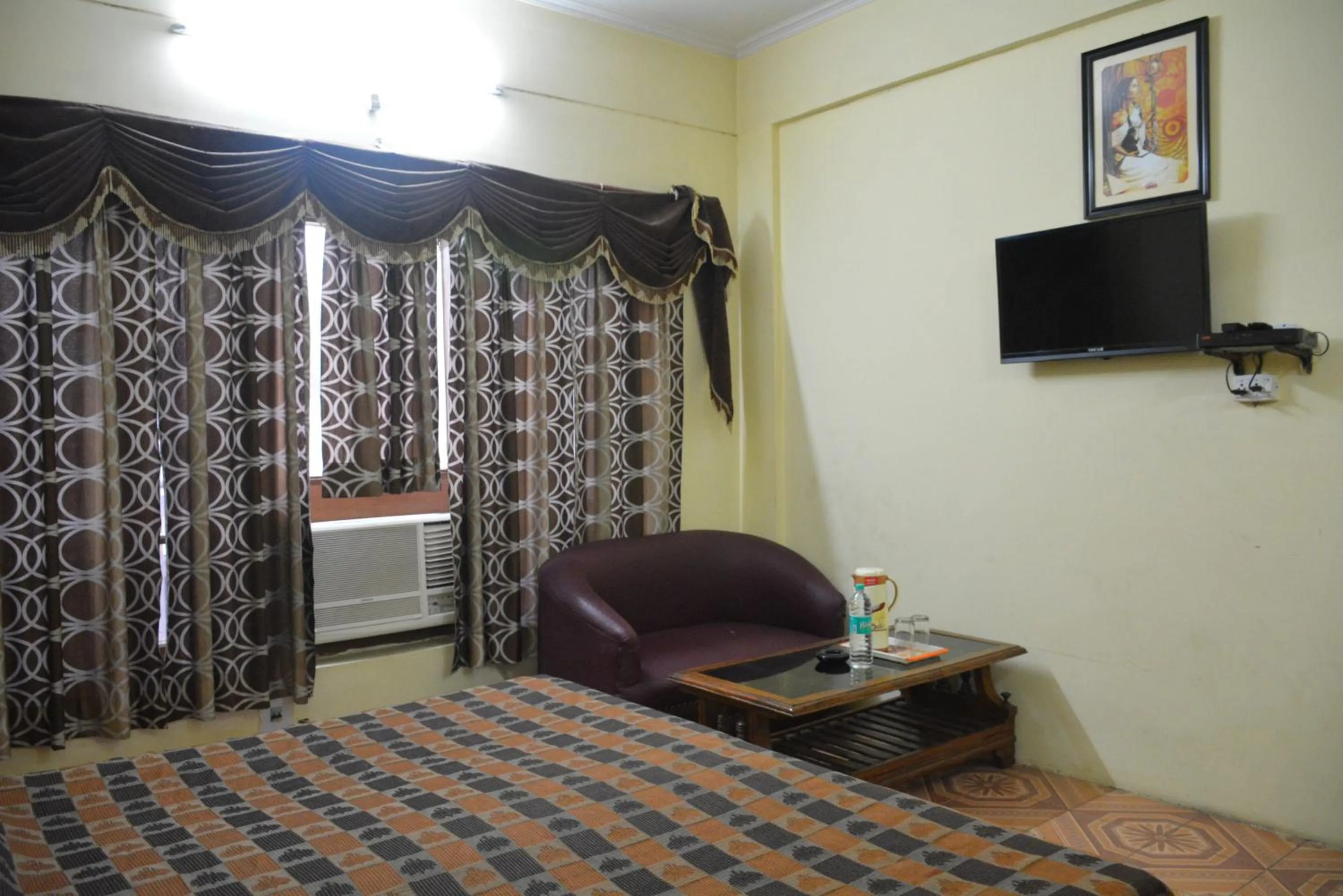 Bed in Mansarover Hotel & Banquets