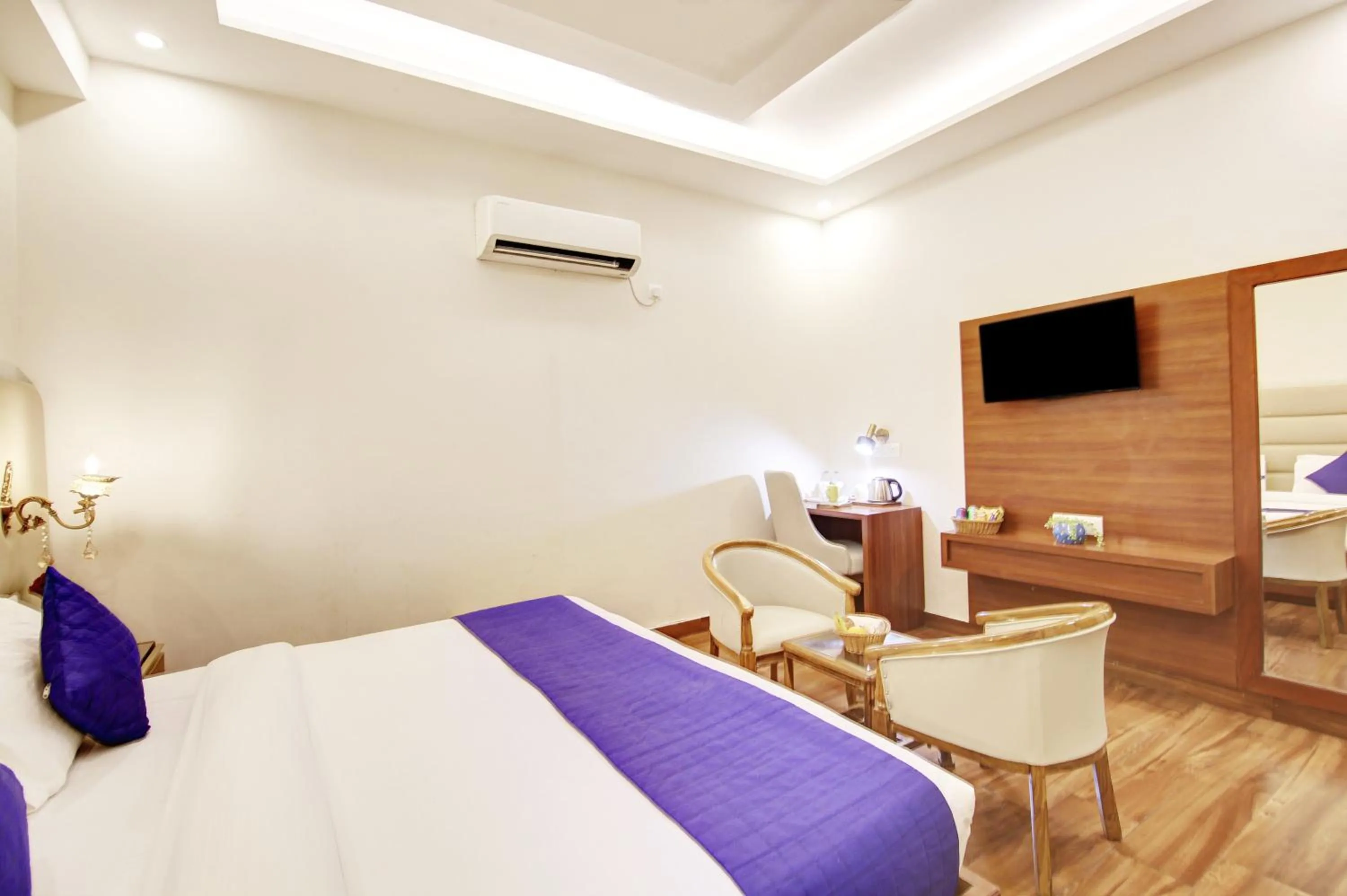 Marks Hotel & Banquet