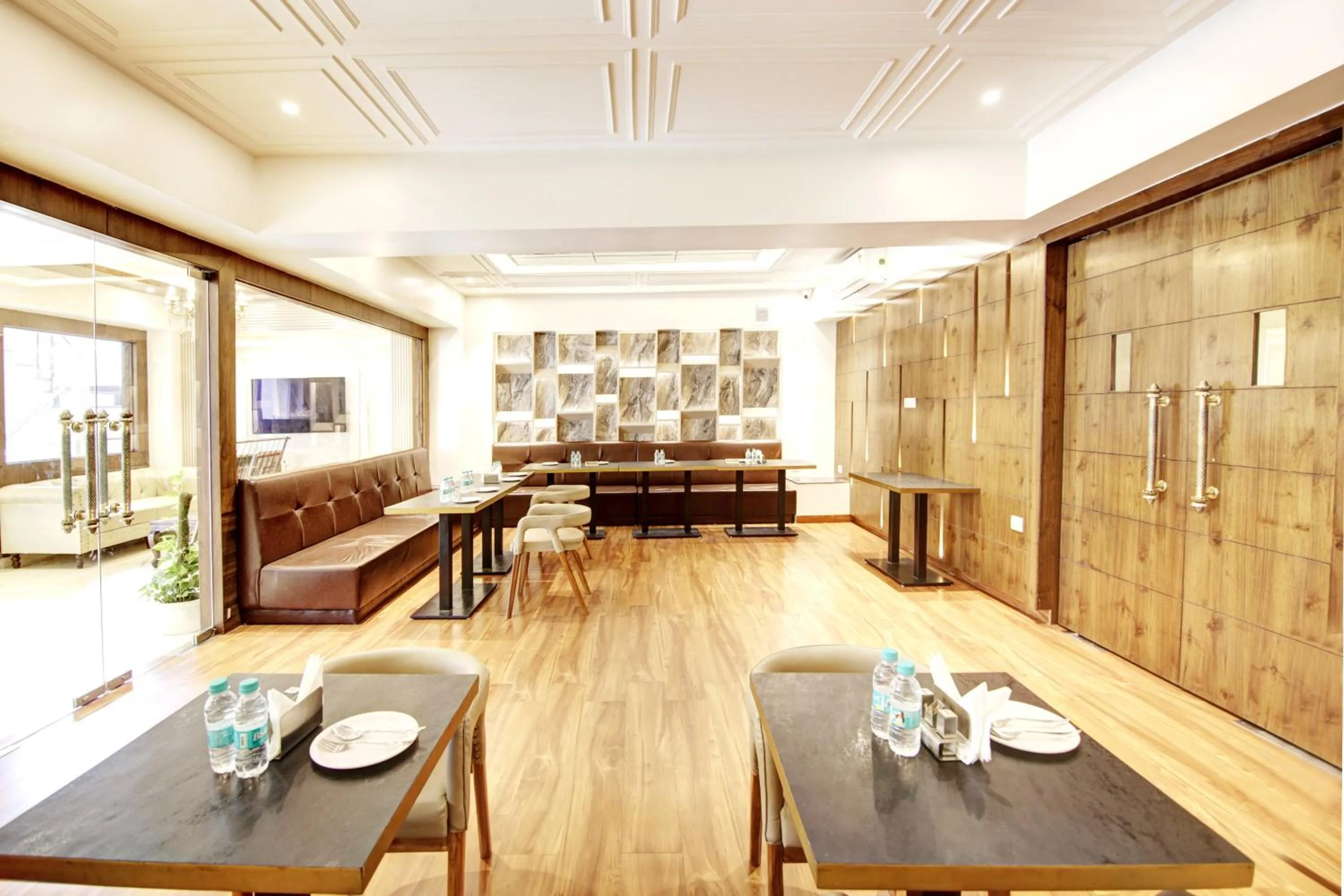 Dining area in Marks Hotel & Banquet