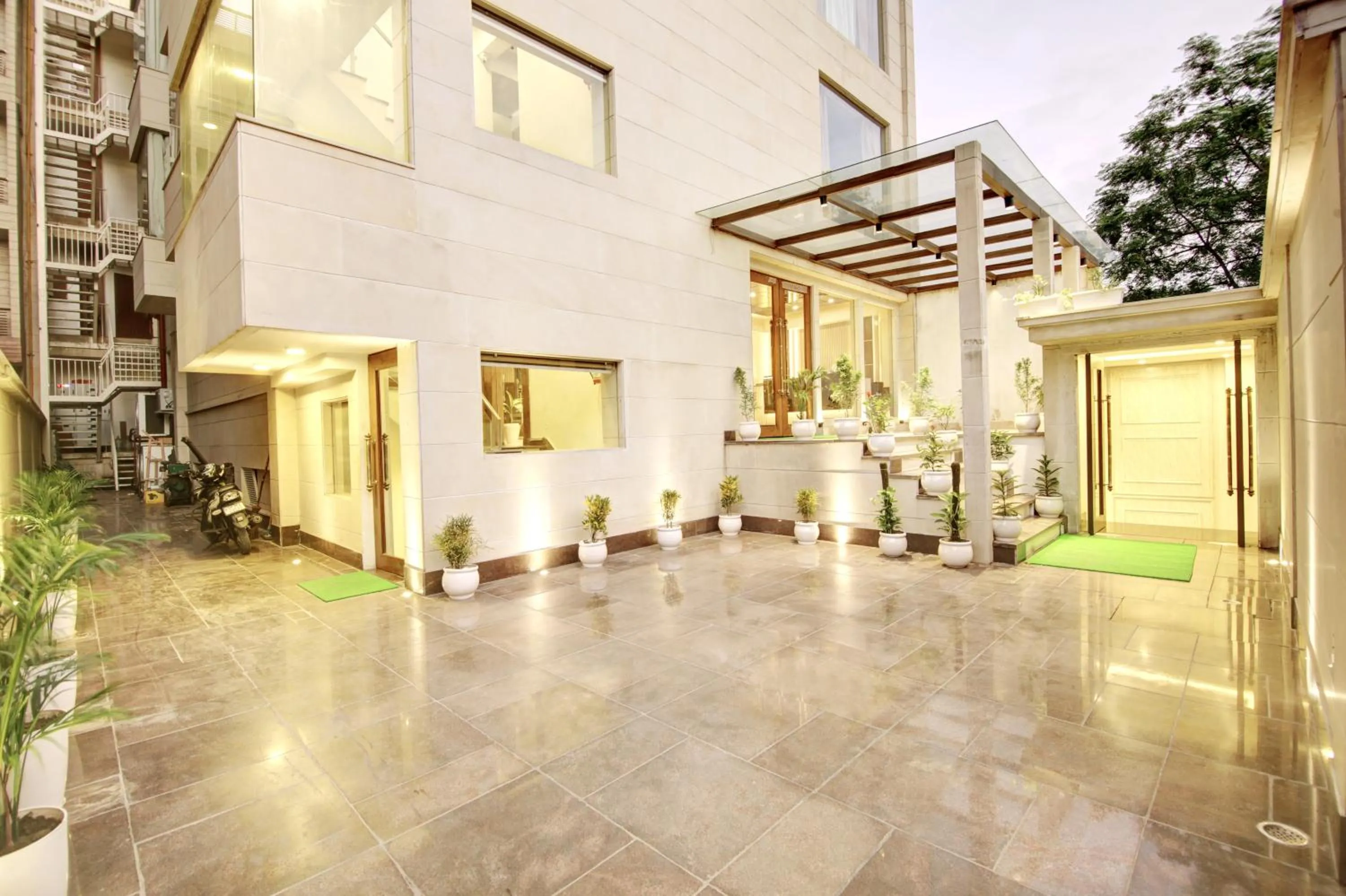 Garden in Marks Hotel & Banquet