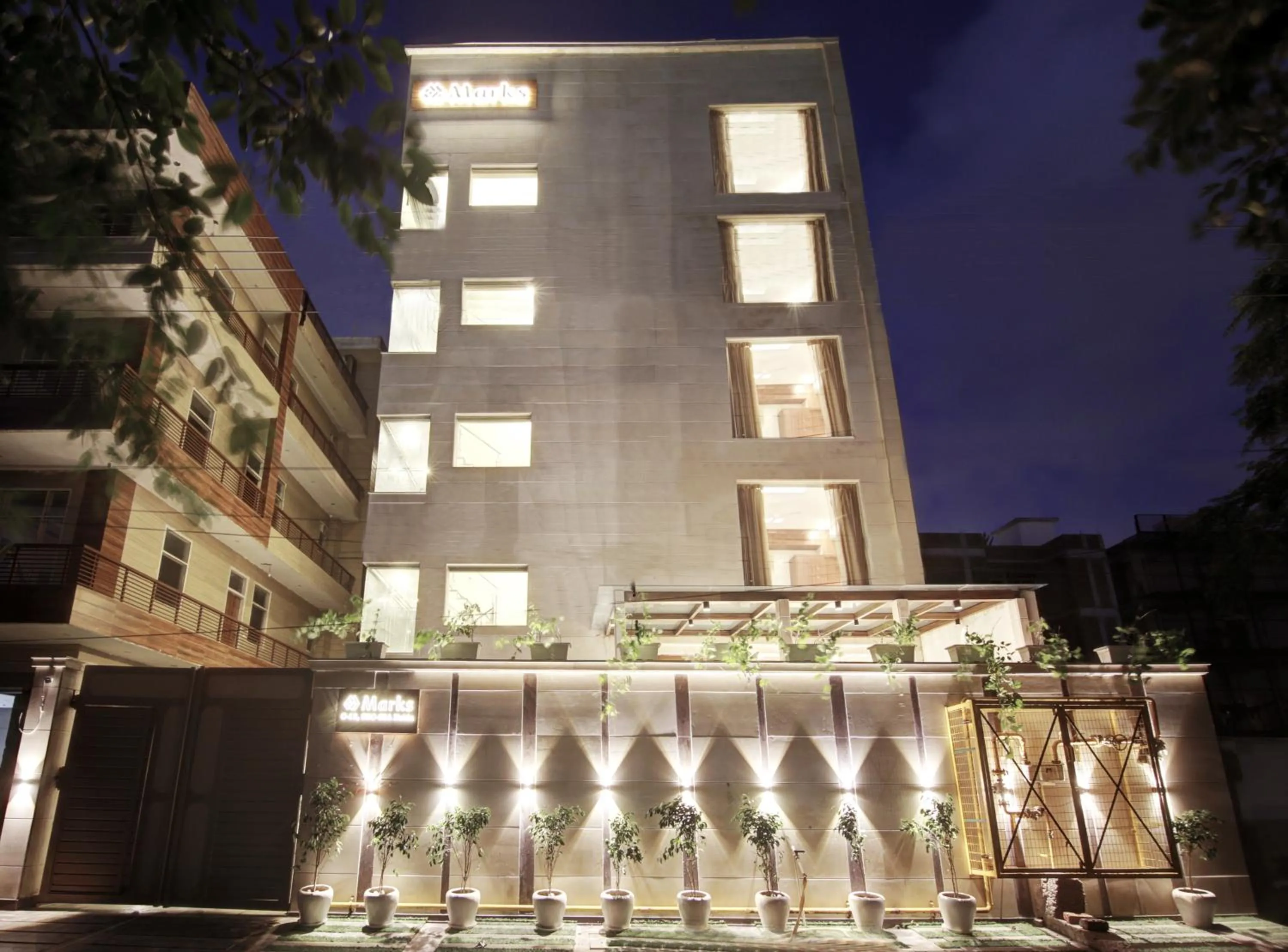Property building in Marks Hotel & Banquet