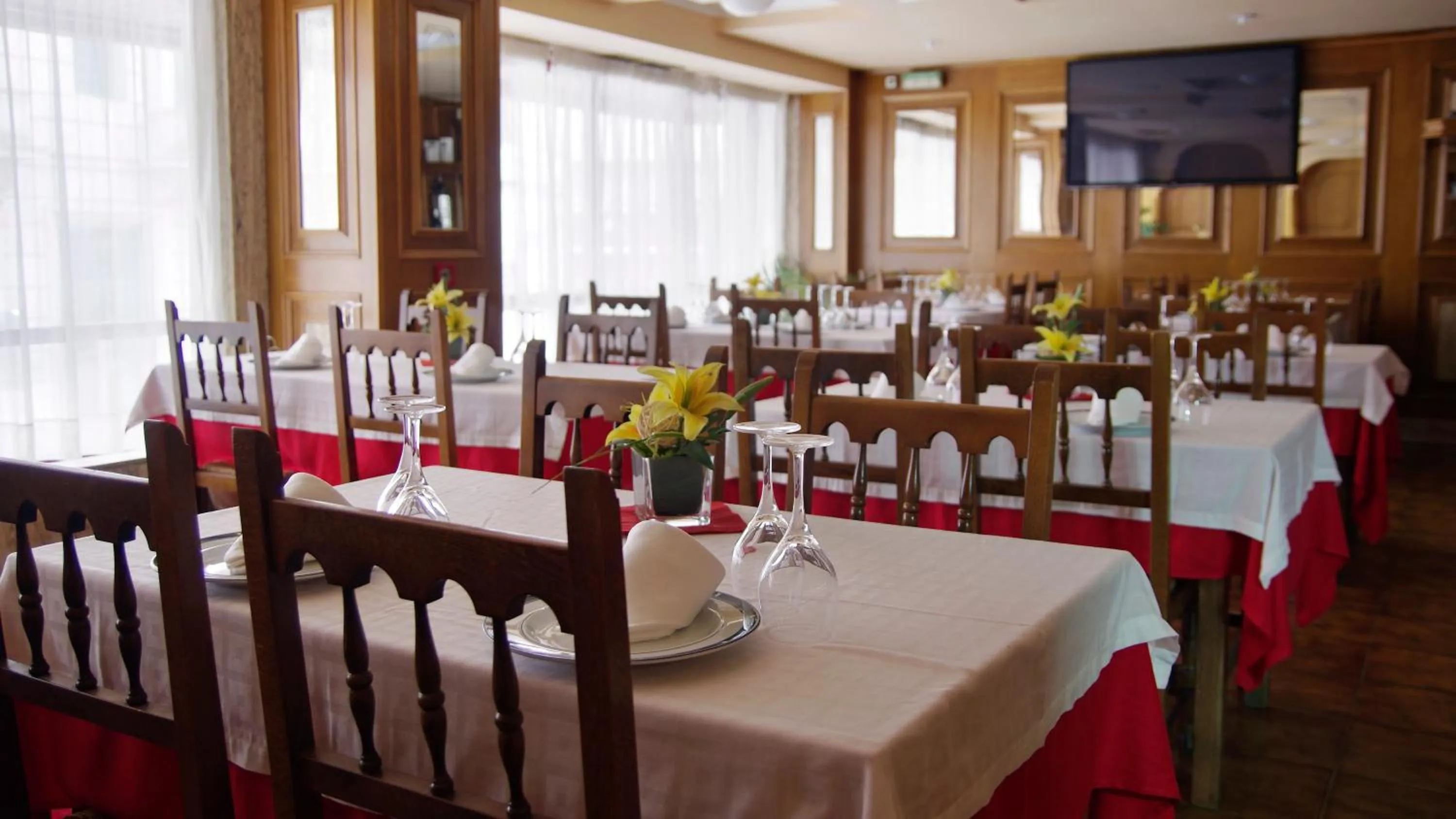 Restaurant/places to eat in Hotel Alda Centro Pontevedra