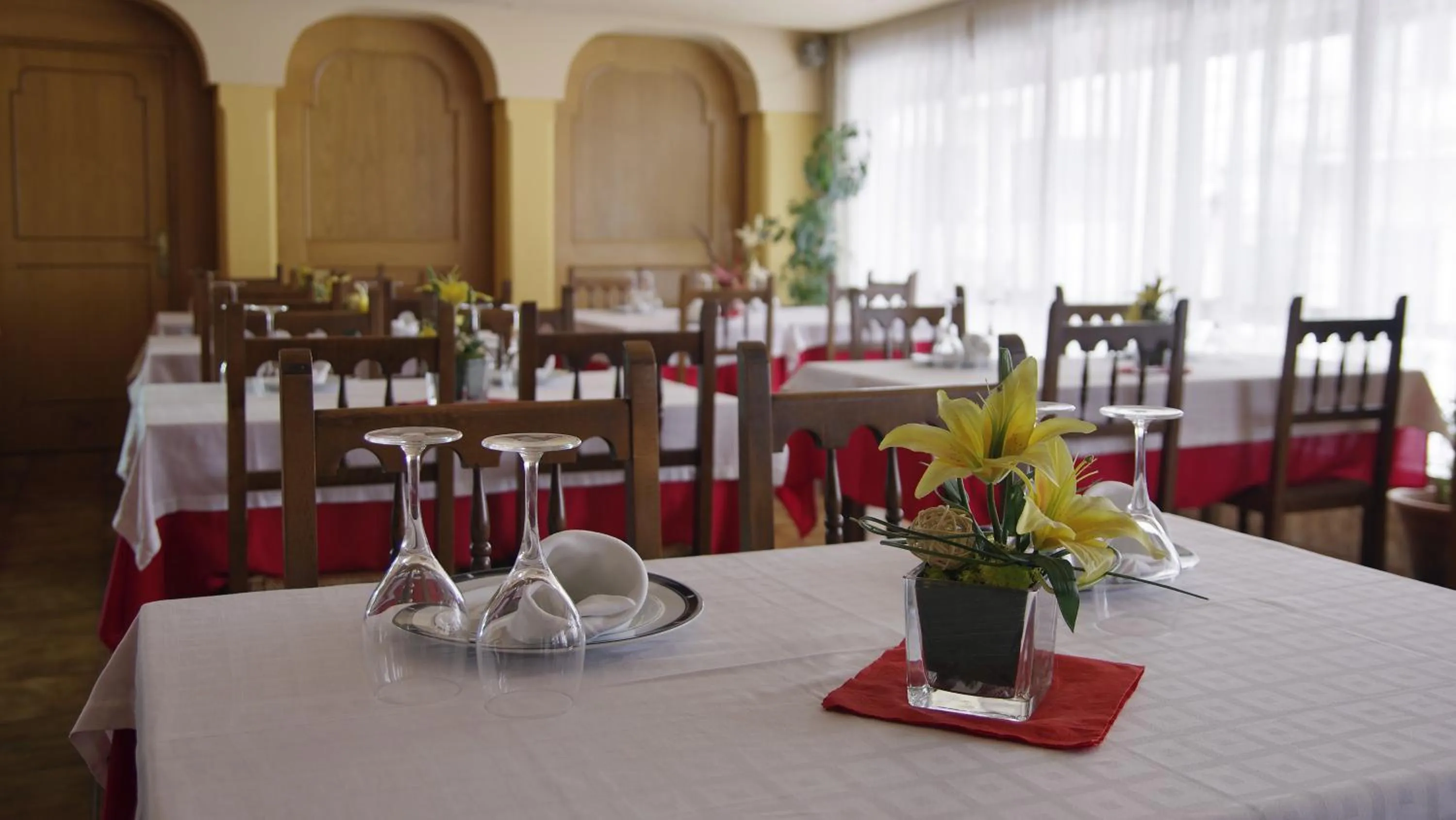 Restaurant/places to eat in Hotel Alda Centro Pontevedra