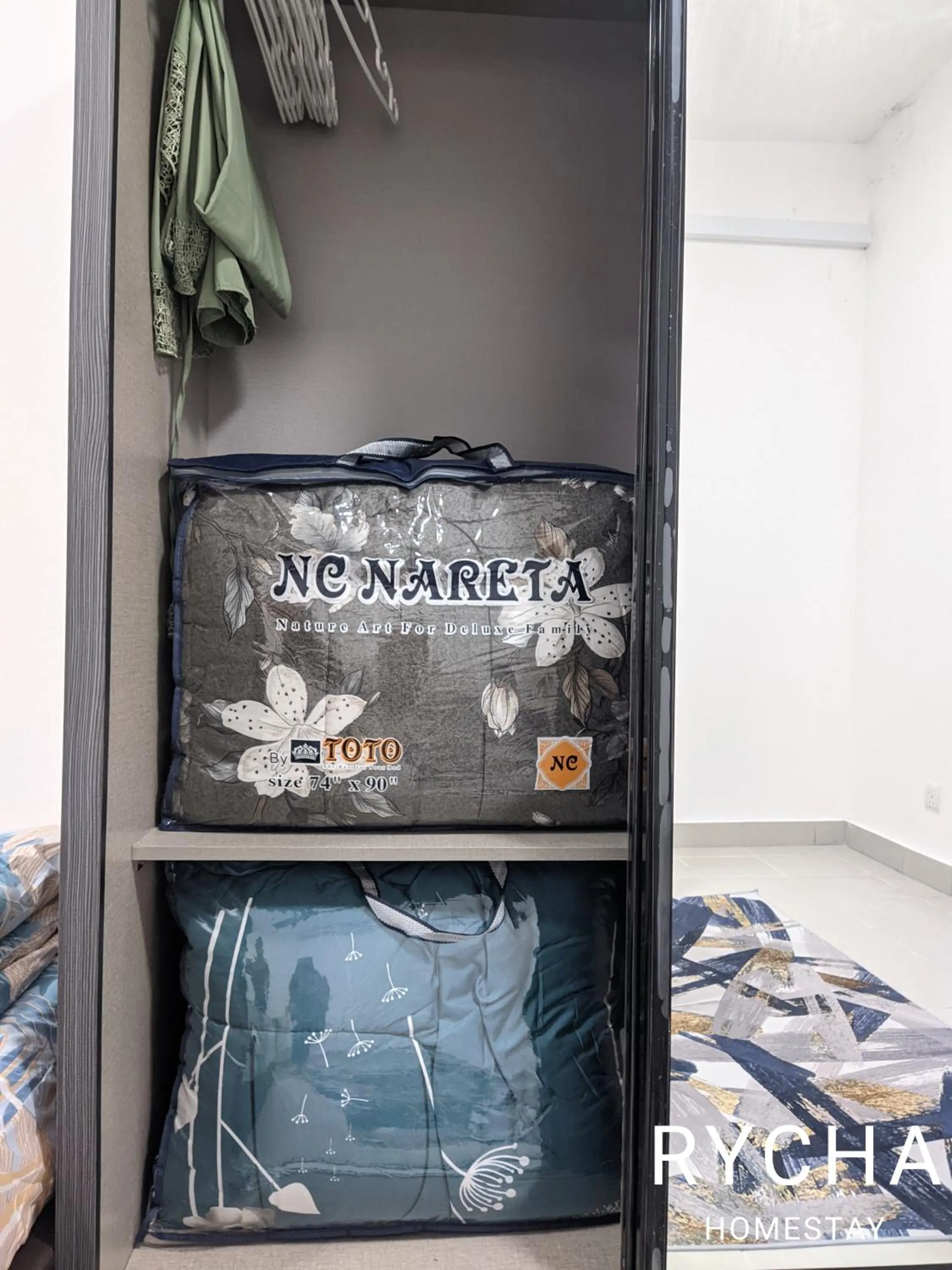 bunk bed in Rycha Homestay A famosa near Waterpark