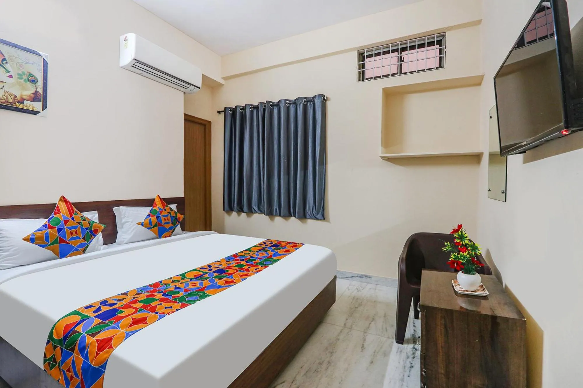 Bed in Via Prestige Castle - Nr KIMS Hospital, Kondapur