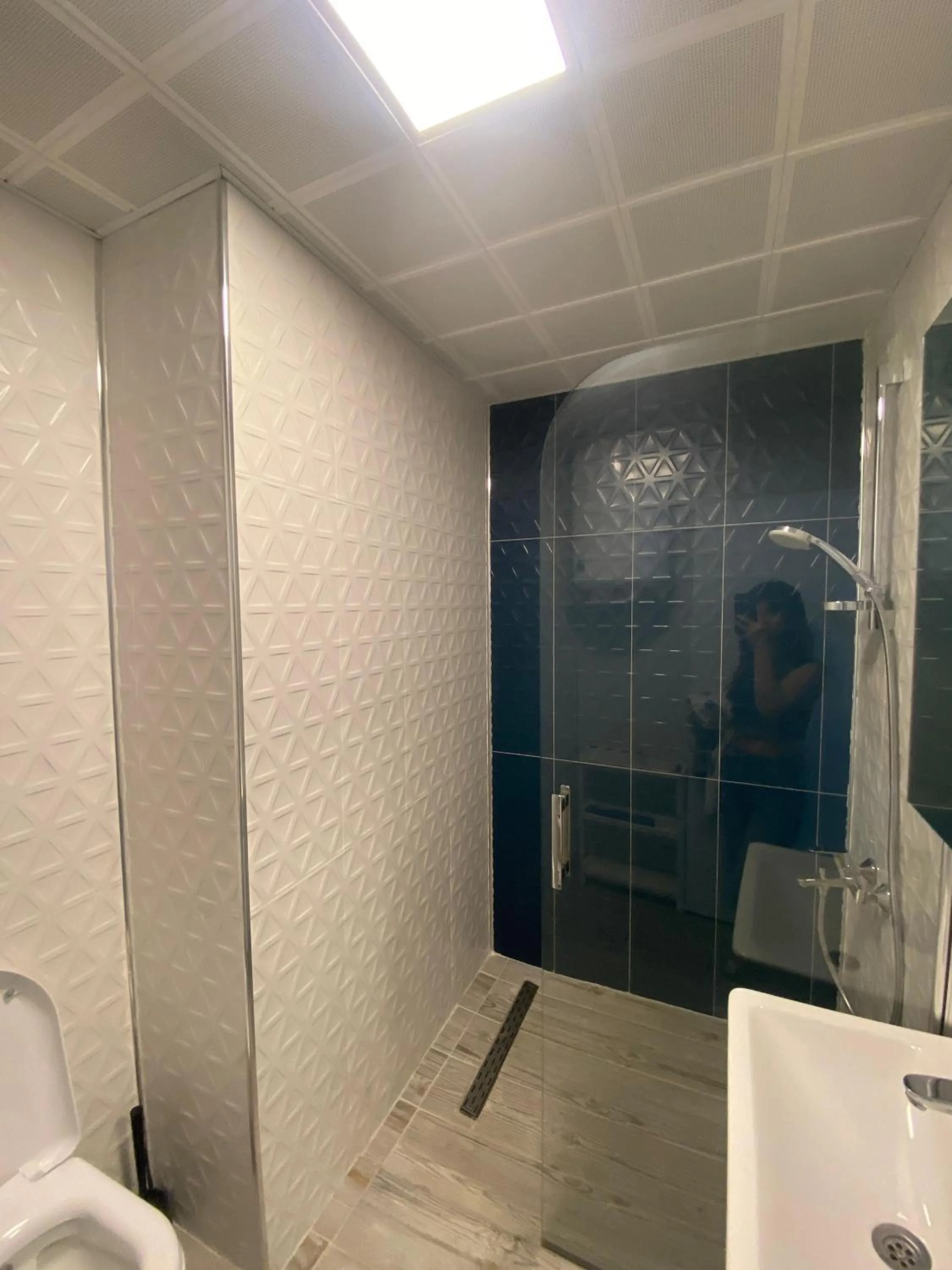 Shower in Sapphire Suites Taksim