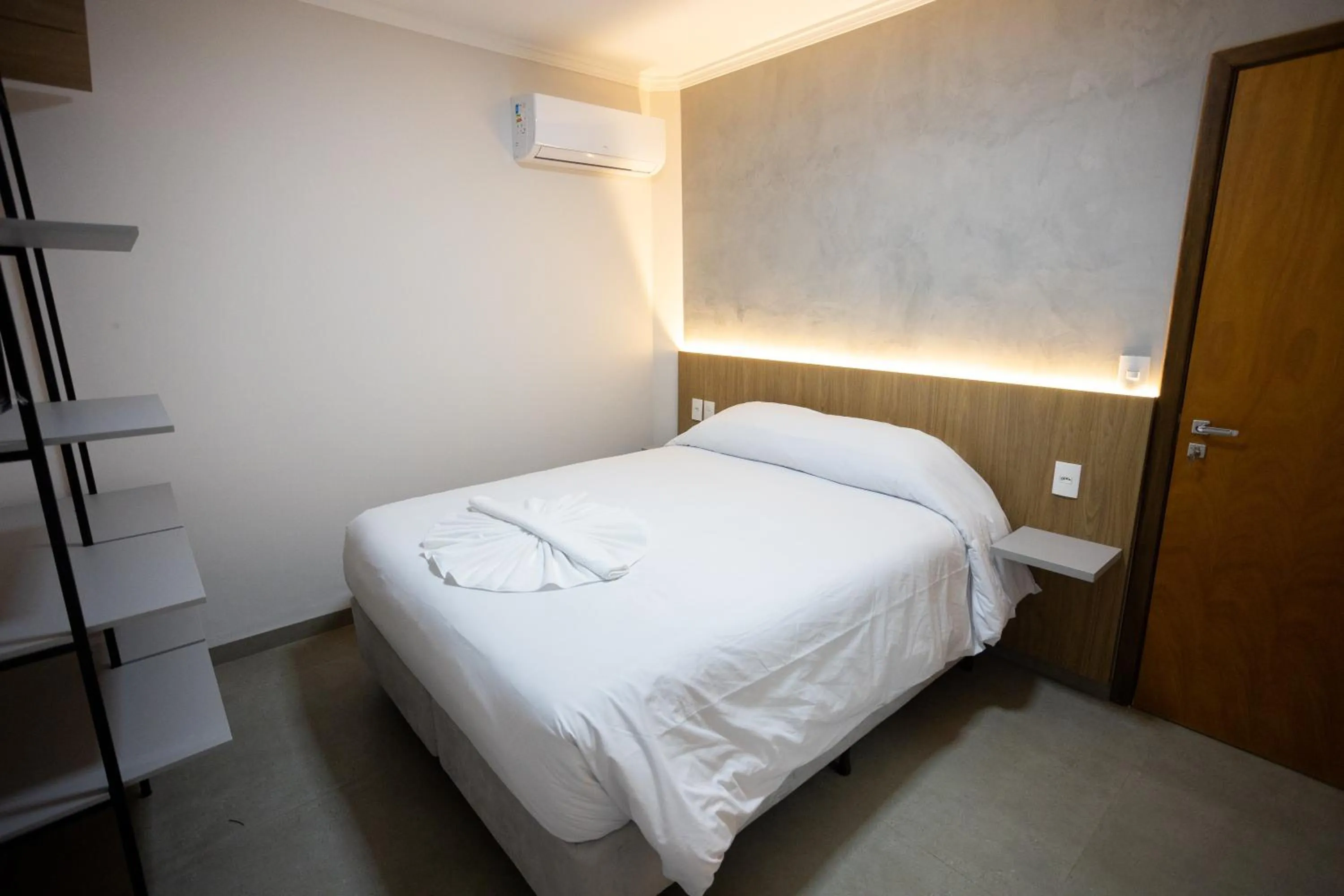 Bed in Terraço Flat Hotel