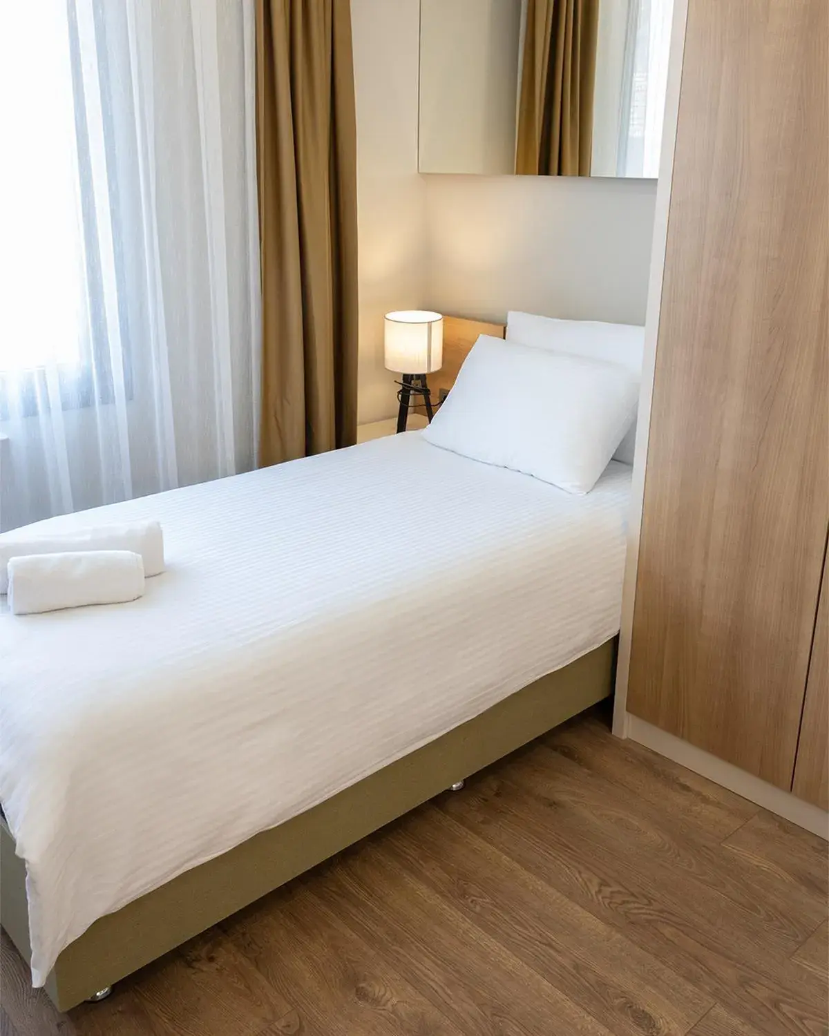 Double Room with Private Bathroom in Frezya - Exclusively Woman Double Room with Private Bathroom in Frezya - Exclusively Woman