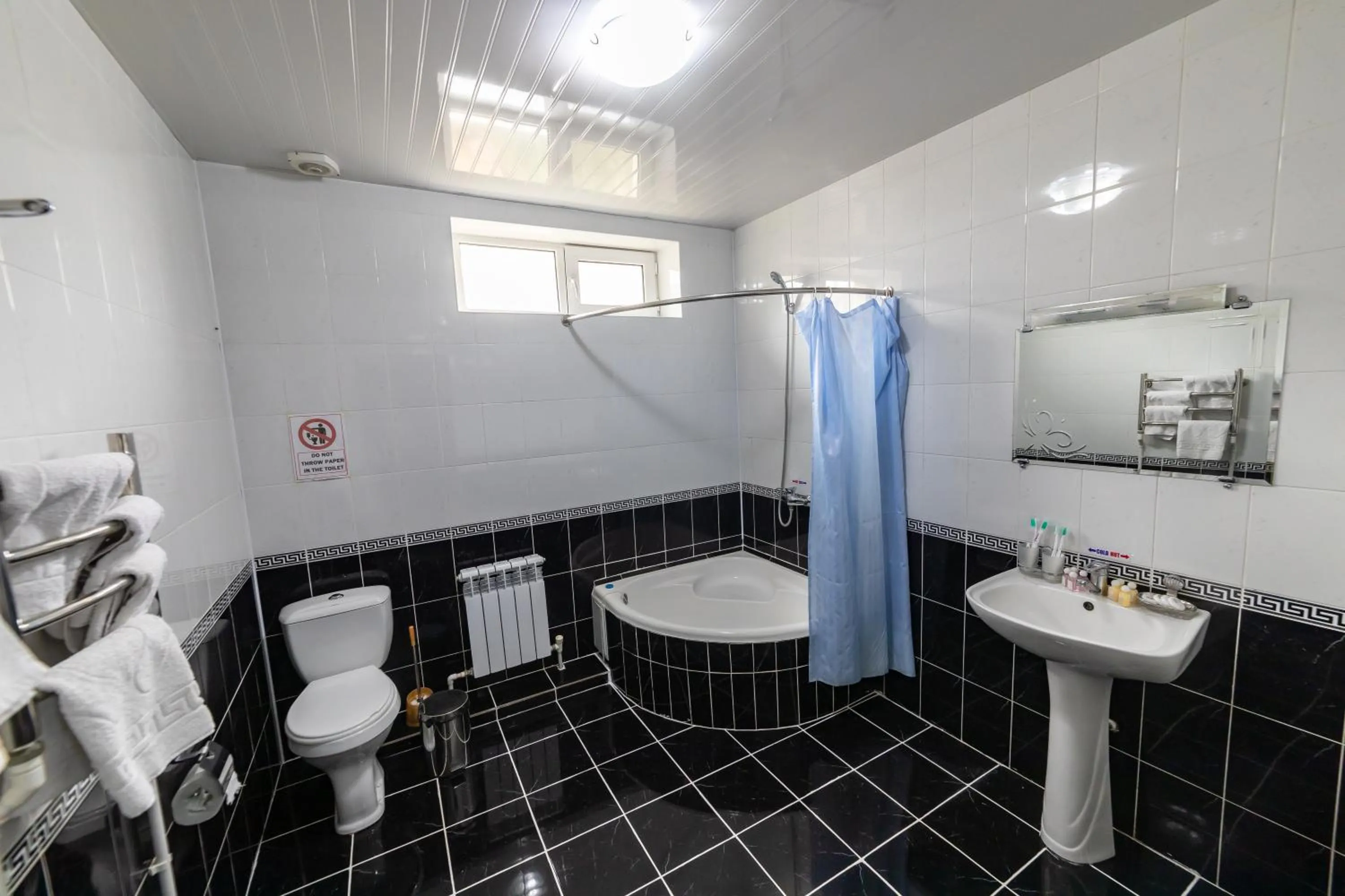 Shower in Qibla Tozabog