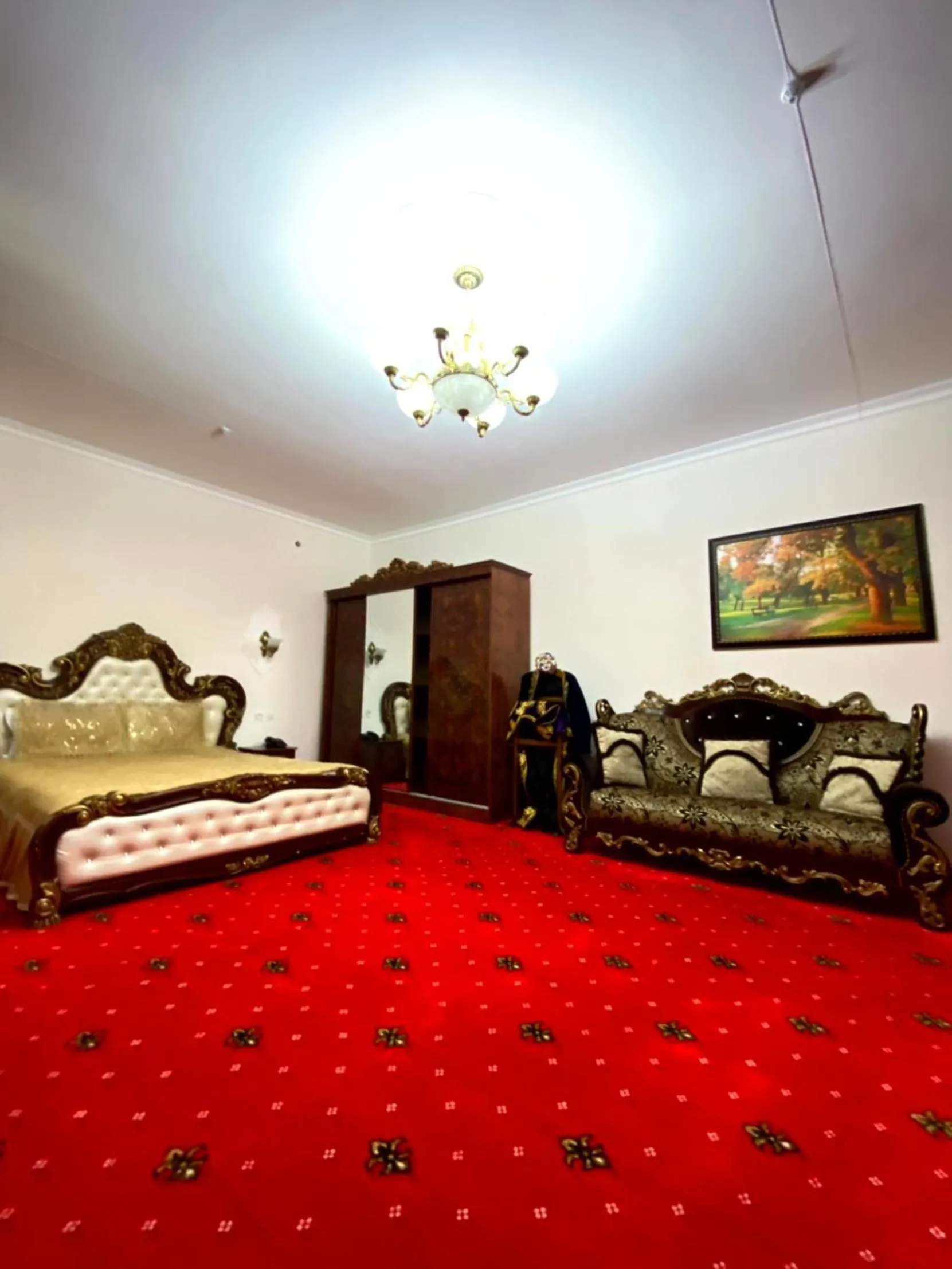 Communal lounge/ TV room in Qibla Tozabog