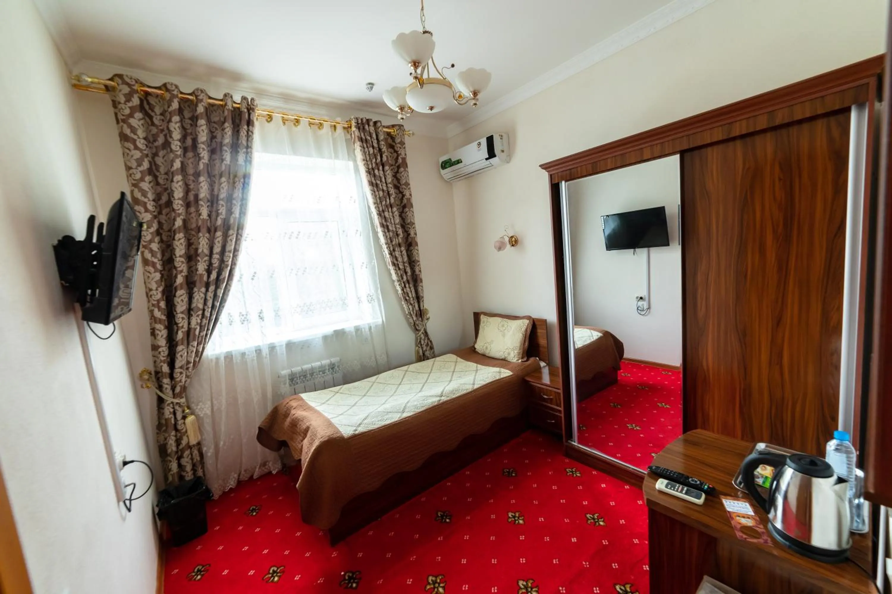 Bed in Qibla Tozabog