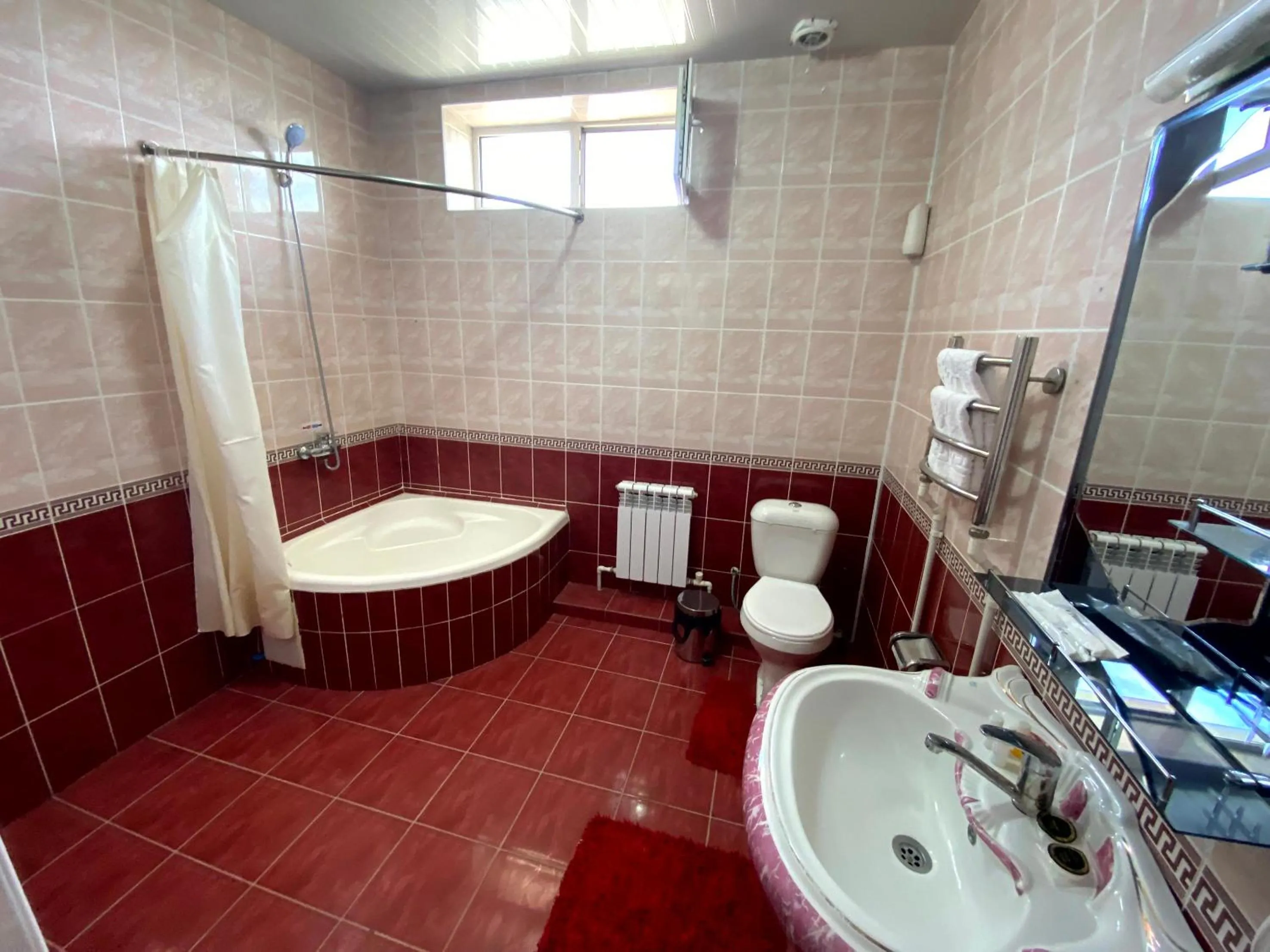 Shower in Qibla Tozabog