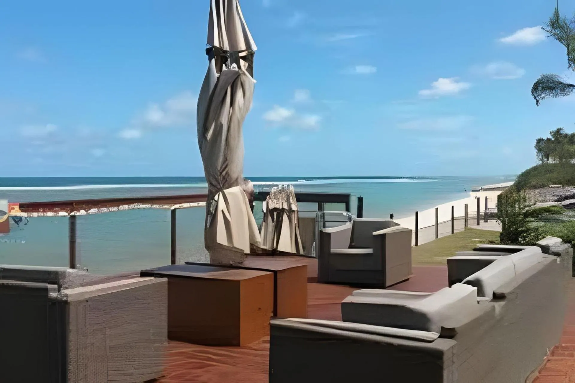 Communal lounge/ TV room in Nui Supreme Beach Living