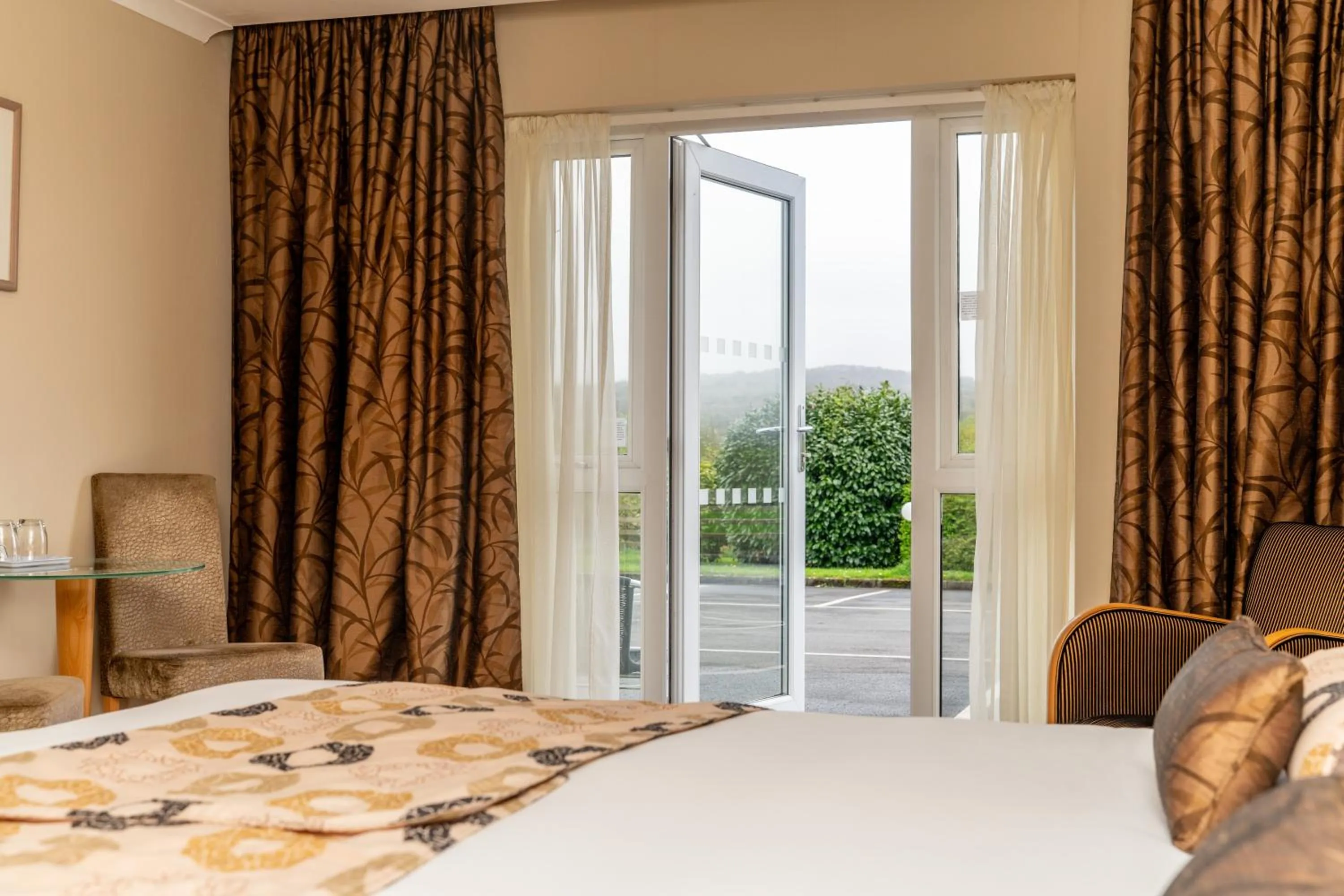 pet friendly, Bed in The Plough Inn