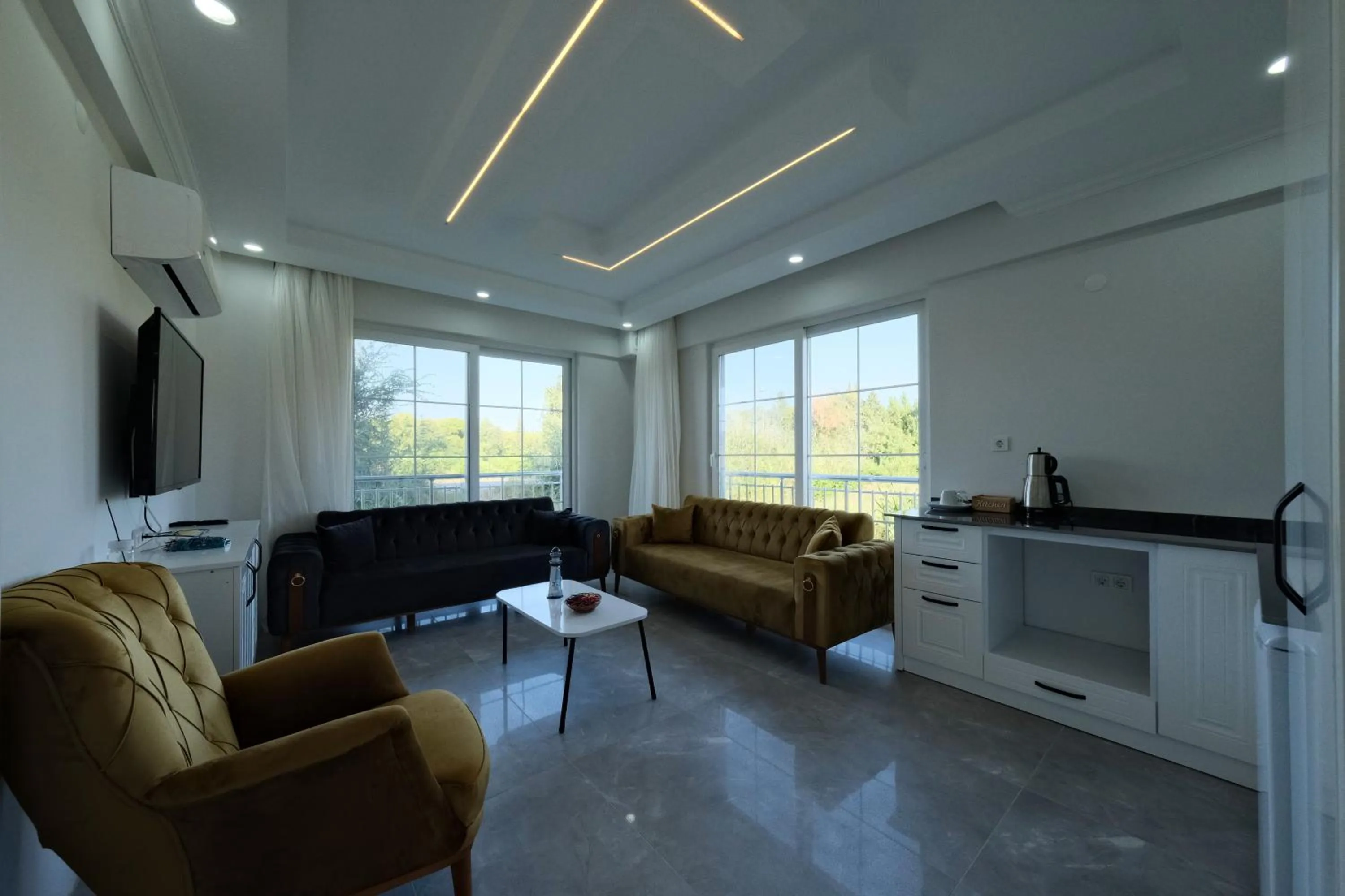 TV and multimedia in The Dalaman Suites & Pansiyon Dalaman Airport 10 km