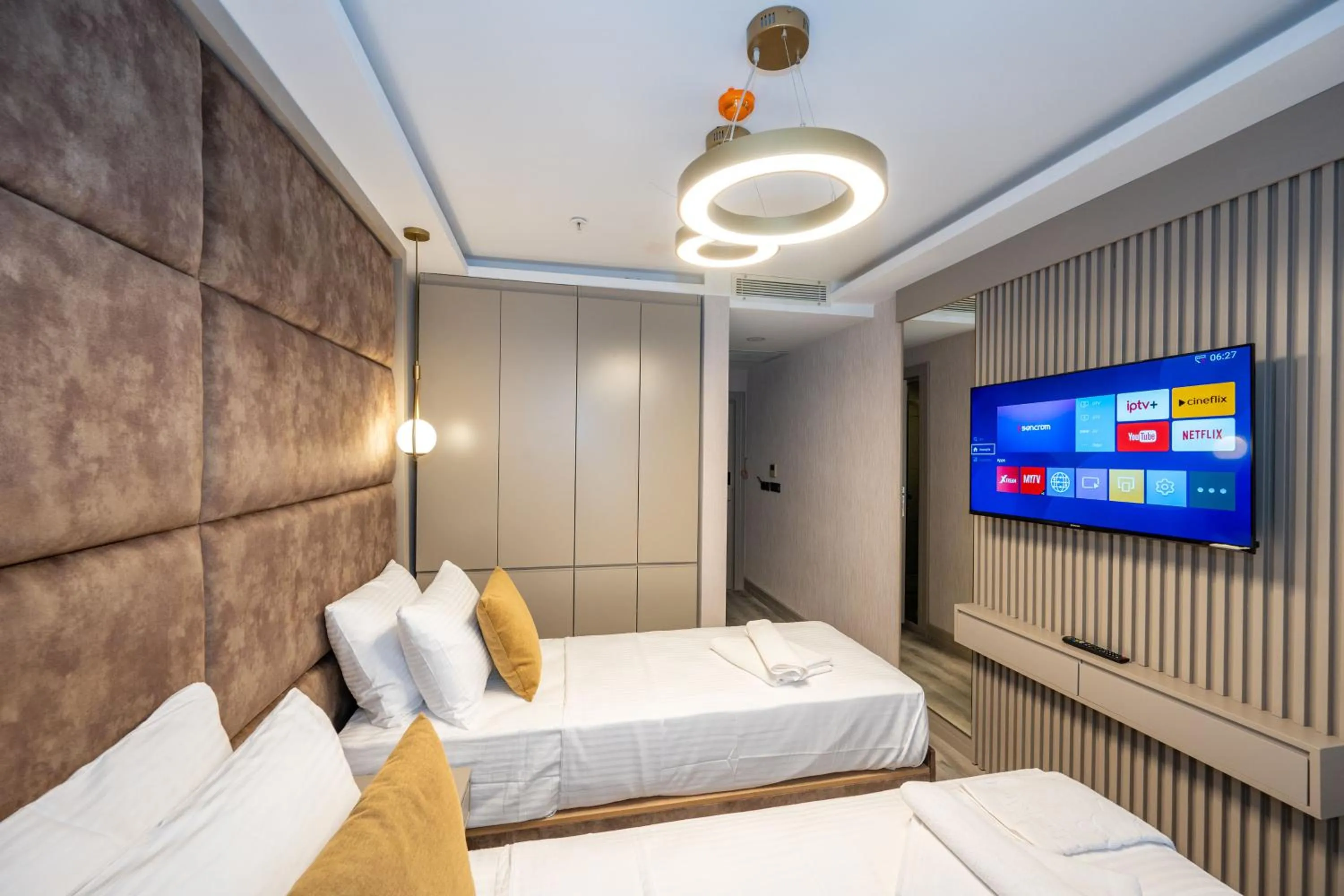 TV and multimedia, Bed in Massimo Hotel