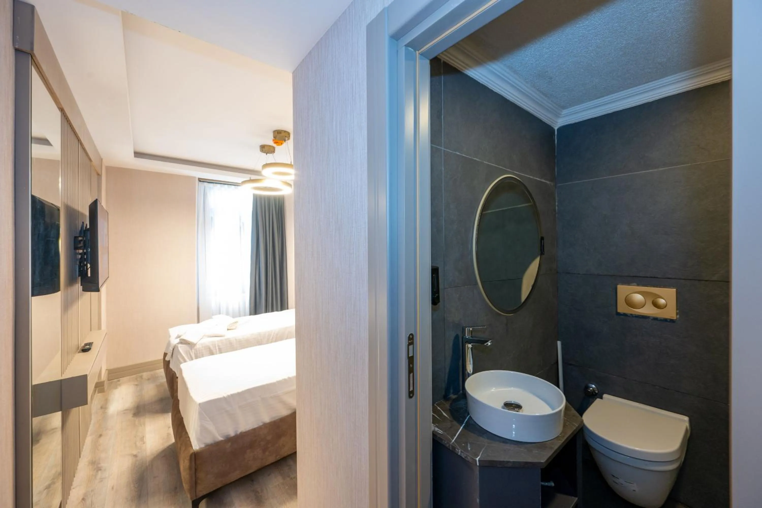 Toilet in Massimo Hotel