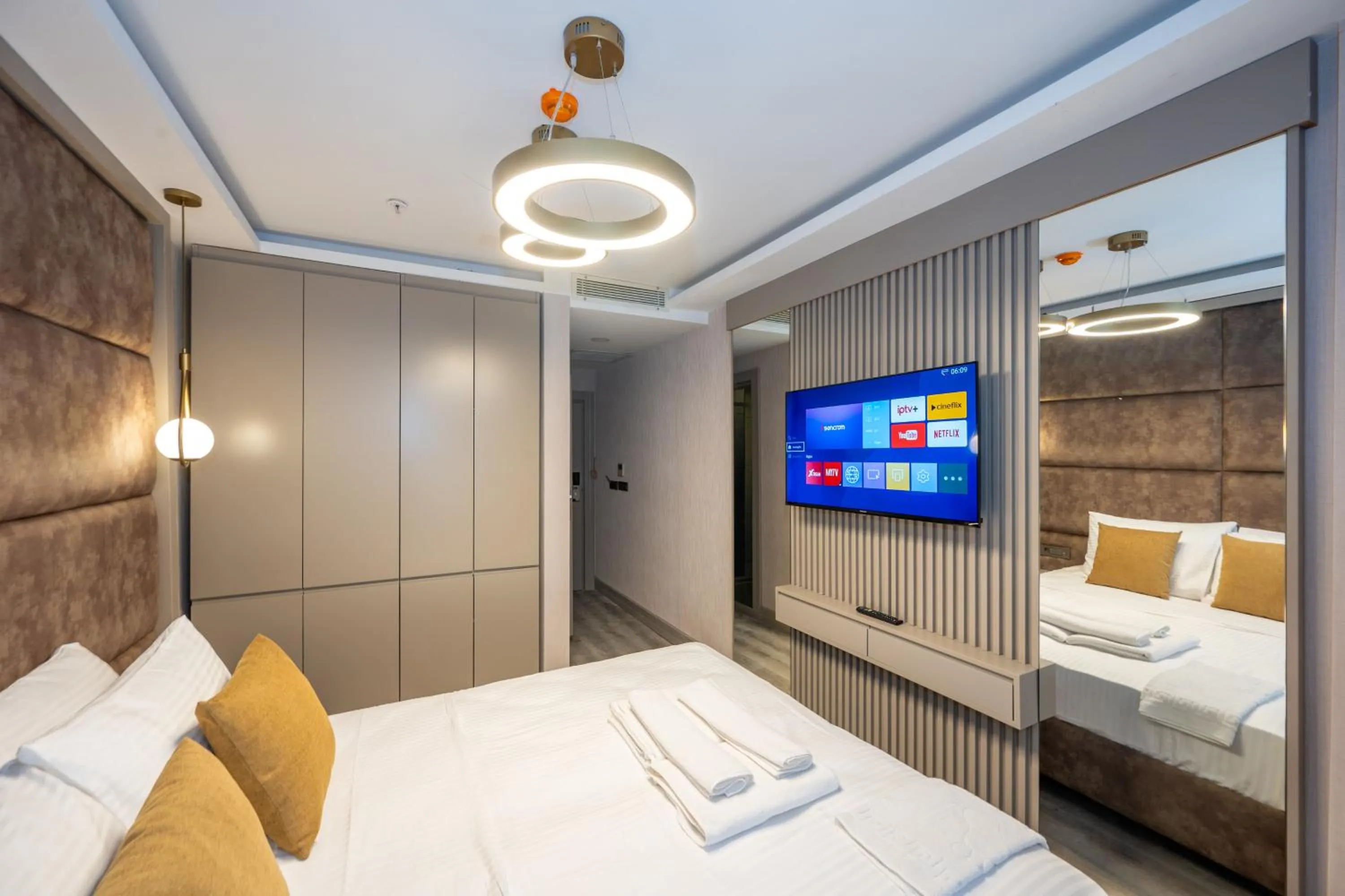 Bed in Massimo Hotel