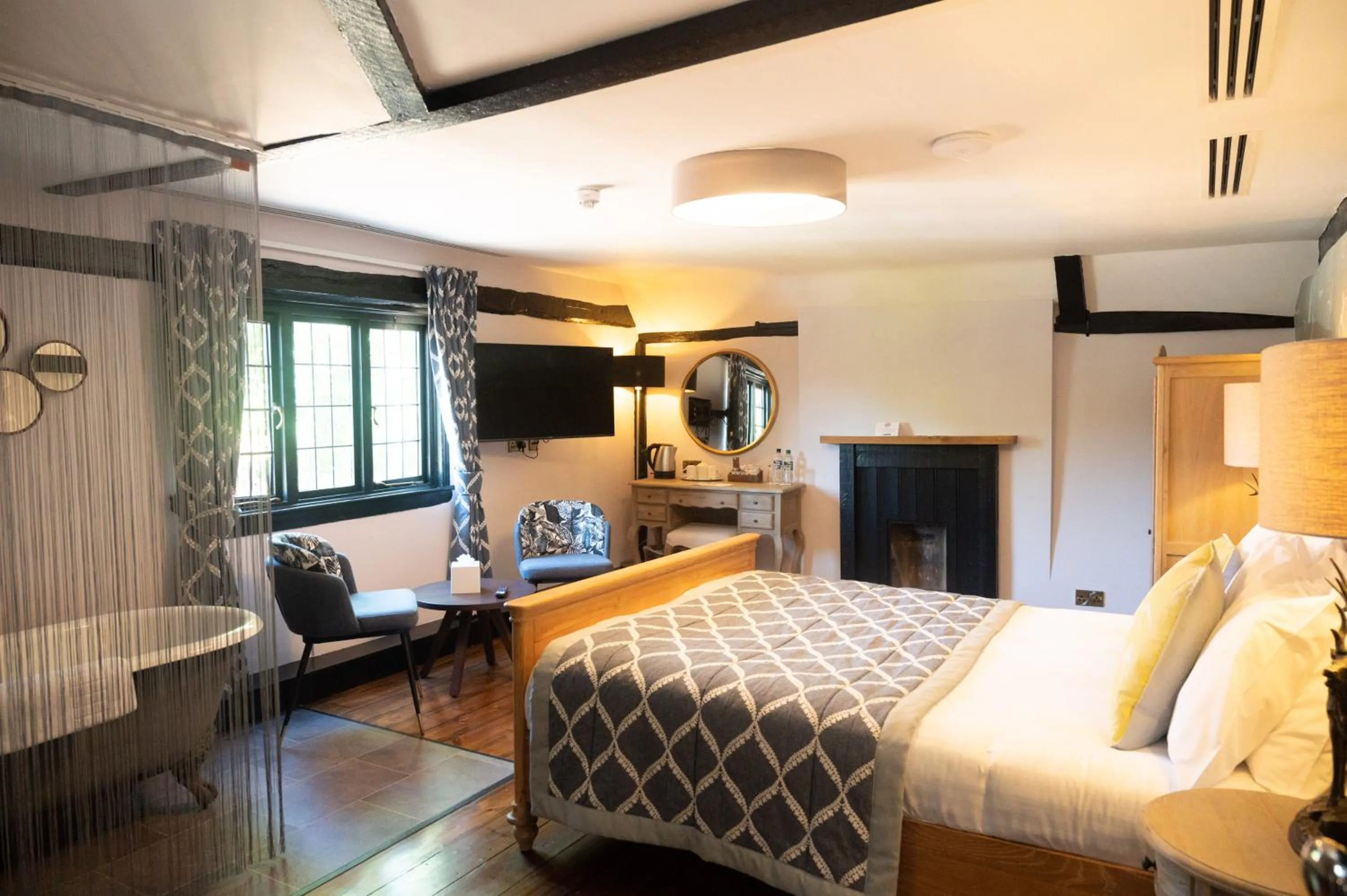 Bed in The Olde Bell, BW Signature Collection