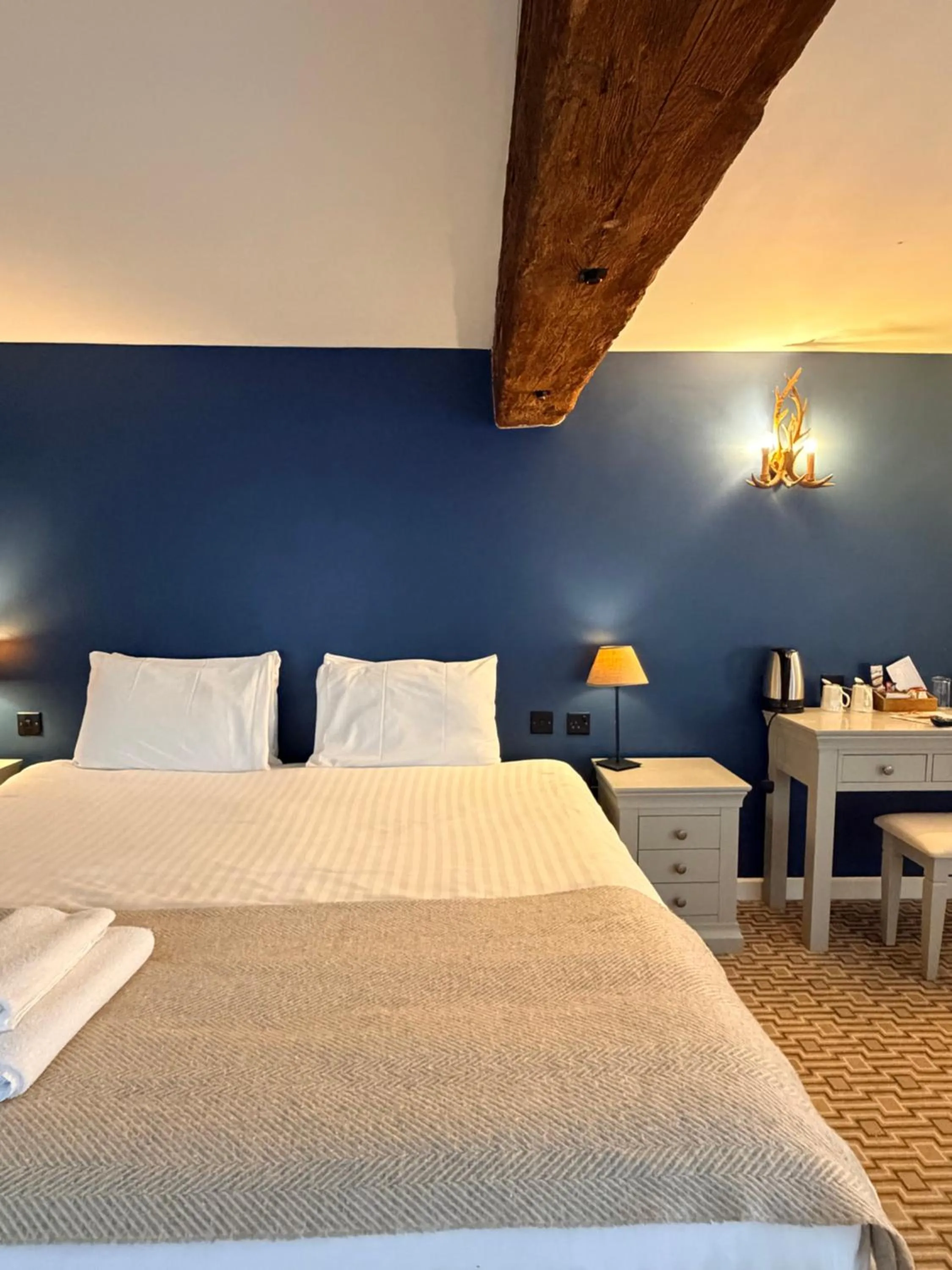 Bed in The Olde Bell, BW Signature Collection