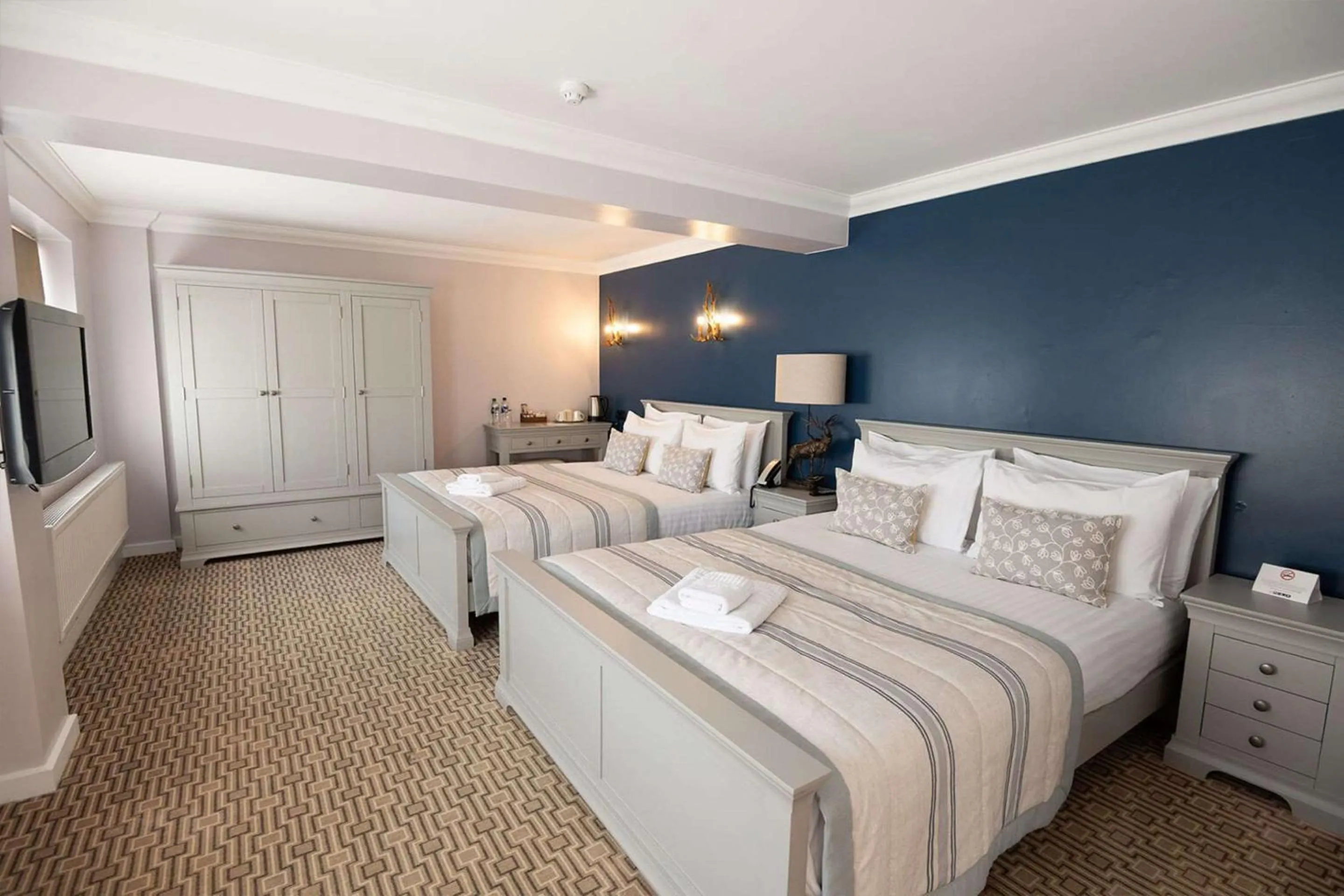 Bedroom, Bed in The Olde Bell, BW Signature Collection