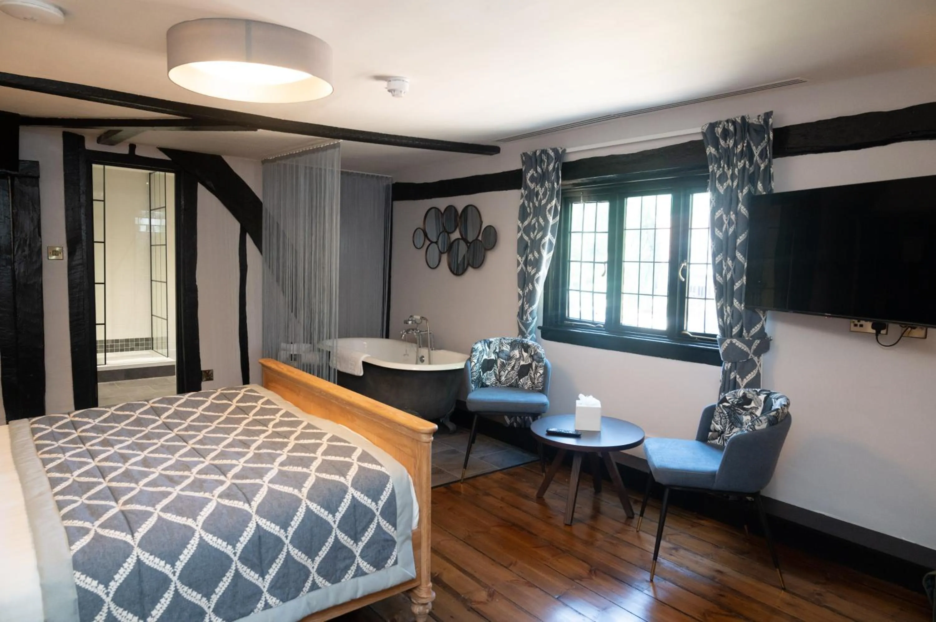 Bed in The Olde Bell, BW Signature Collection