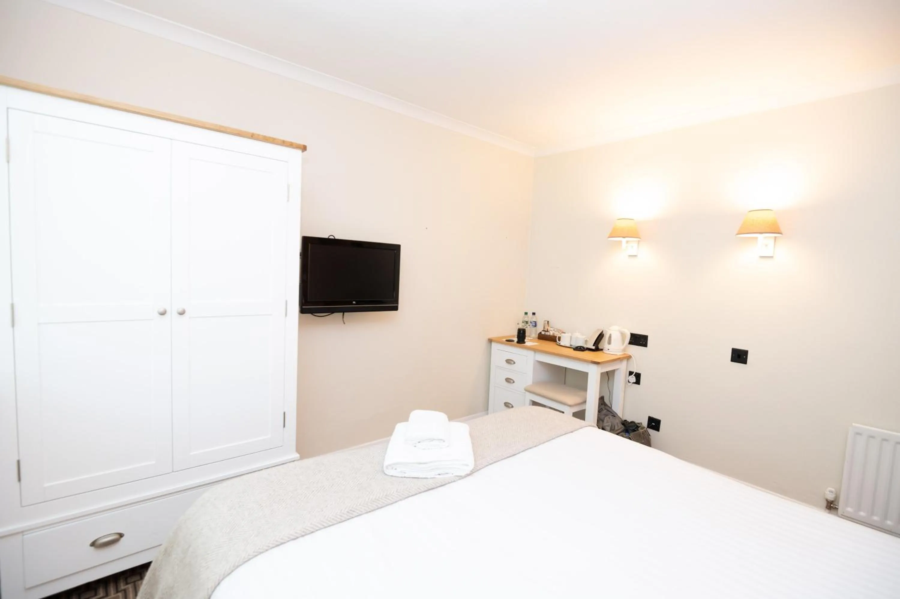 Bed in The Olde Bell, BW Signature Collection