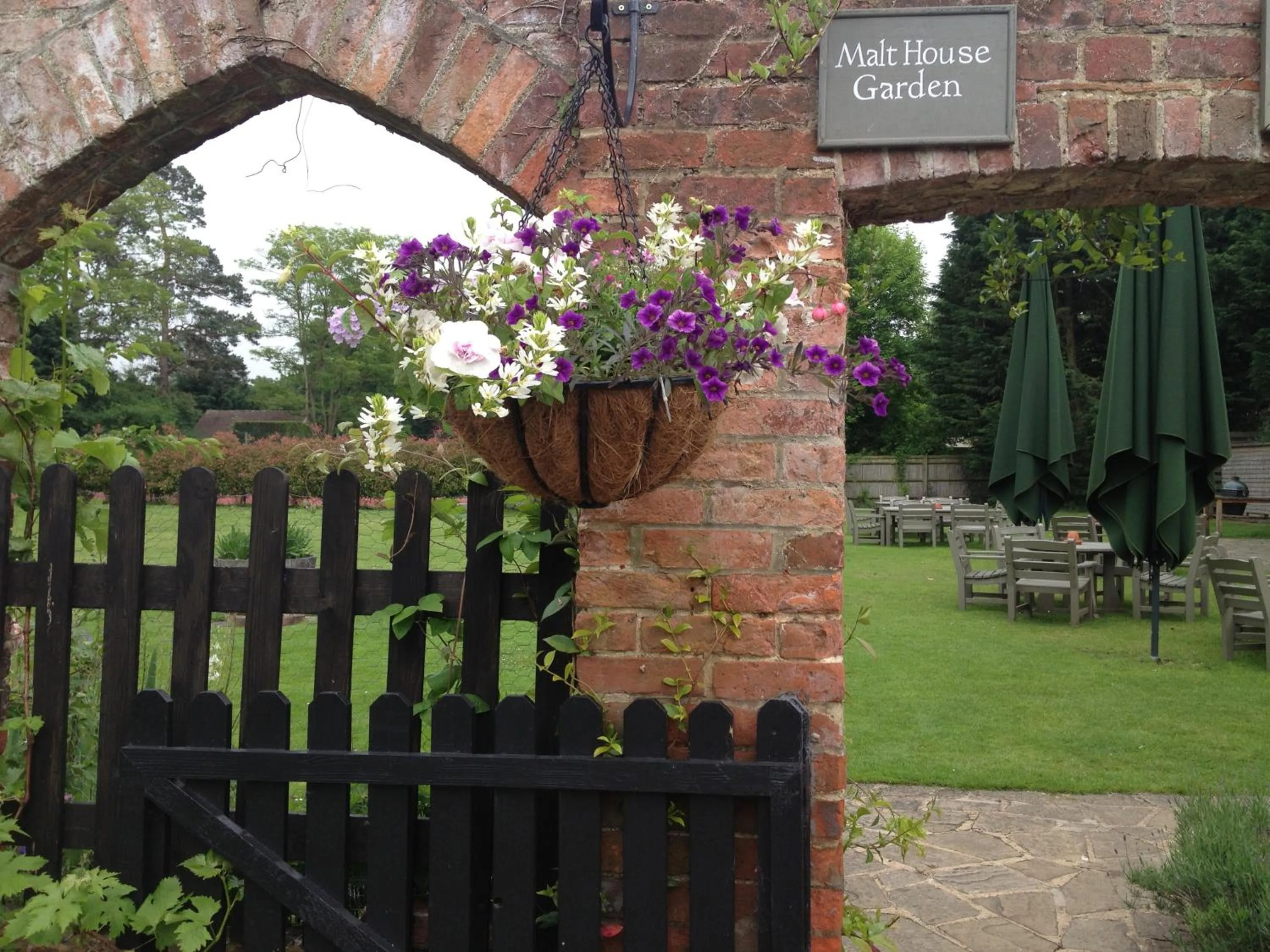 Garden in The Olde Bell, BW Signature Collection