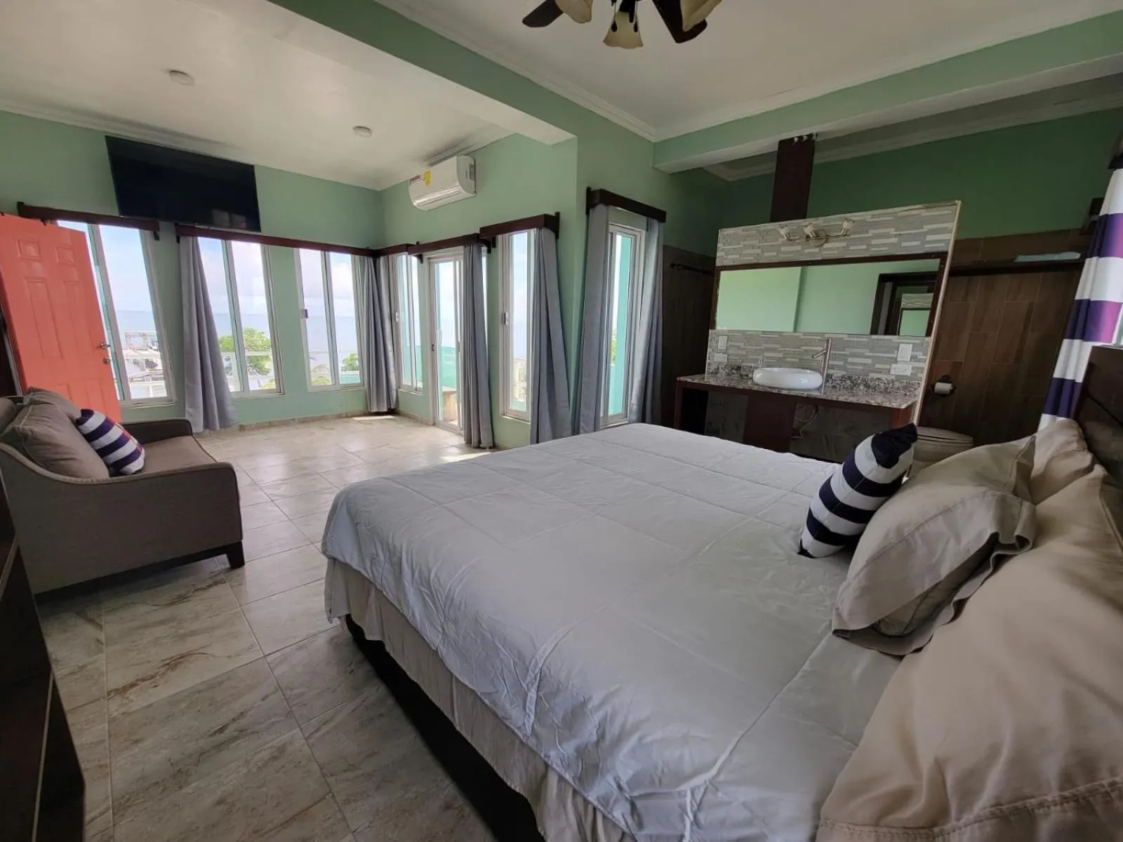 TV and multimedia, Bed in Island Magic Villas