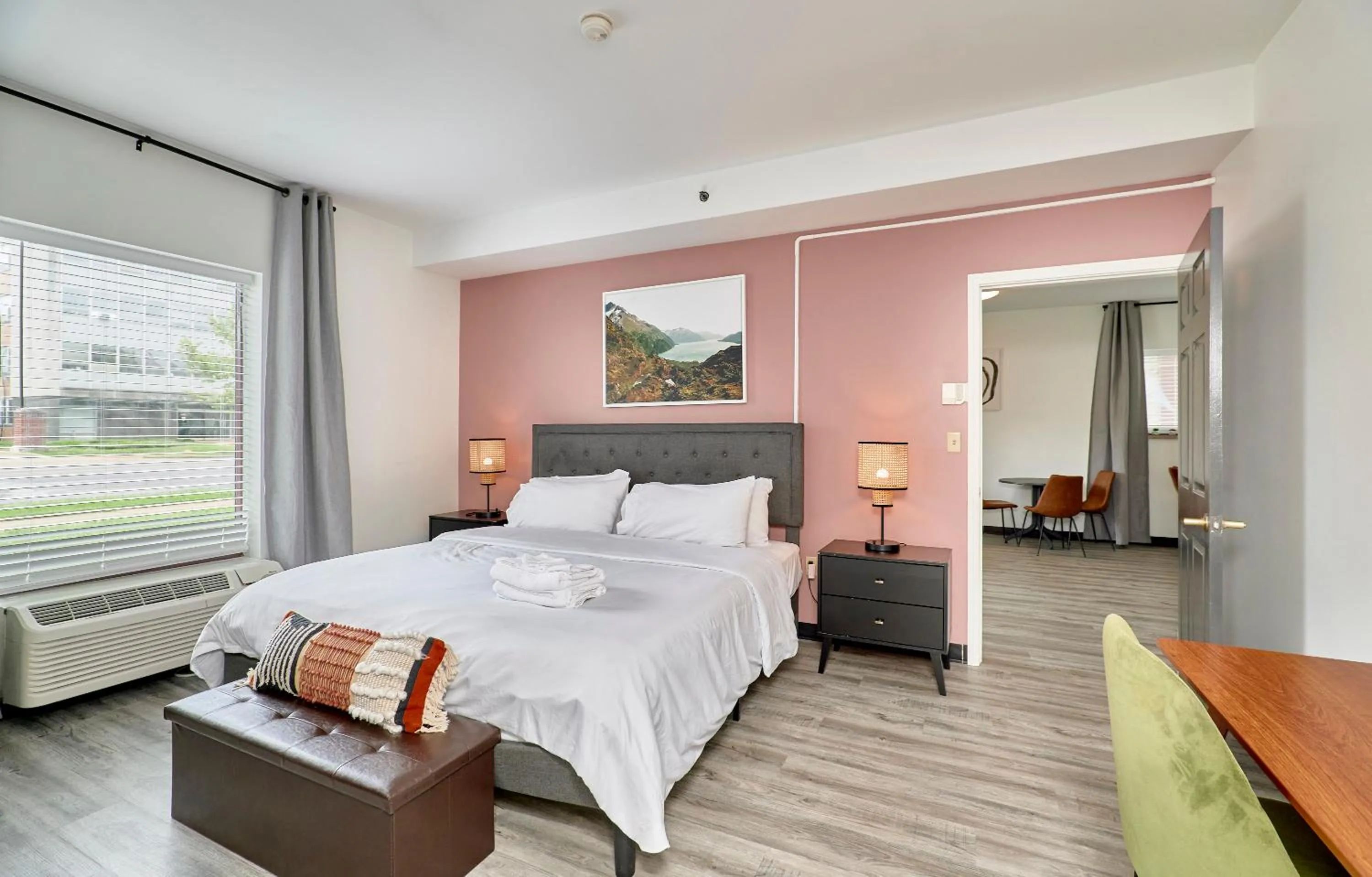 Bedroom, Bed in The West End