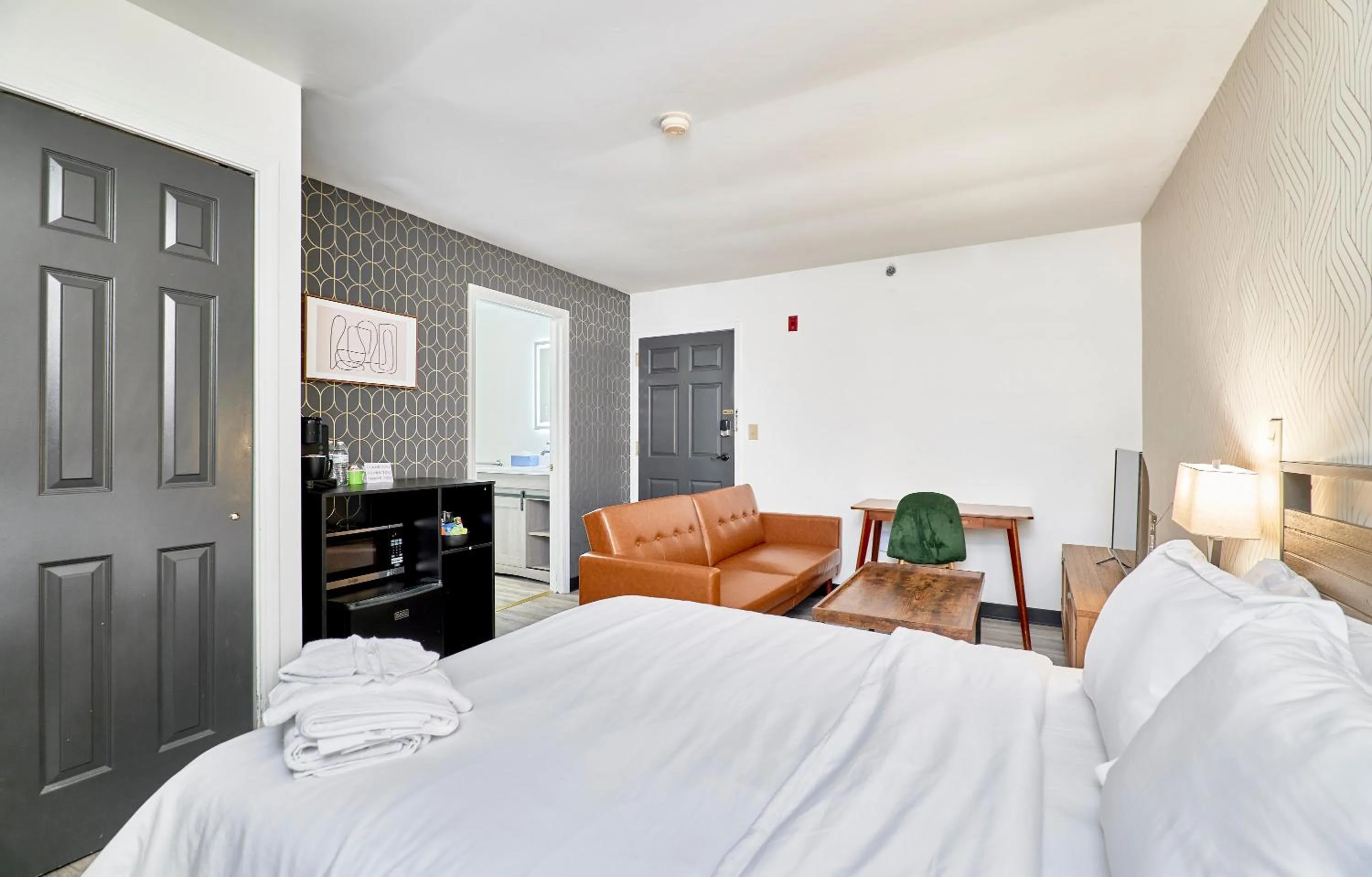 Bedroom, Bed in The West End