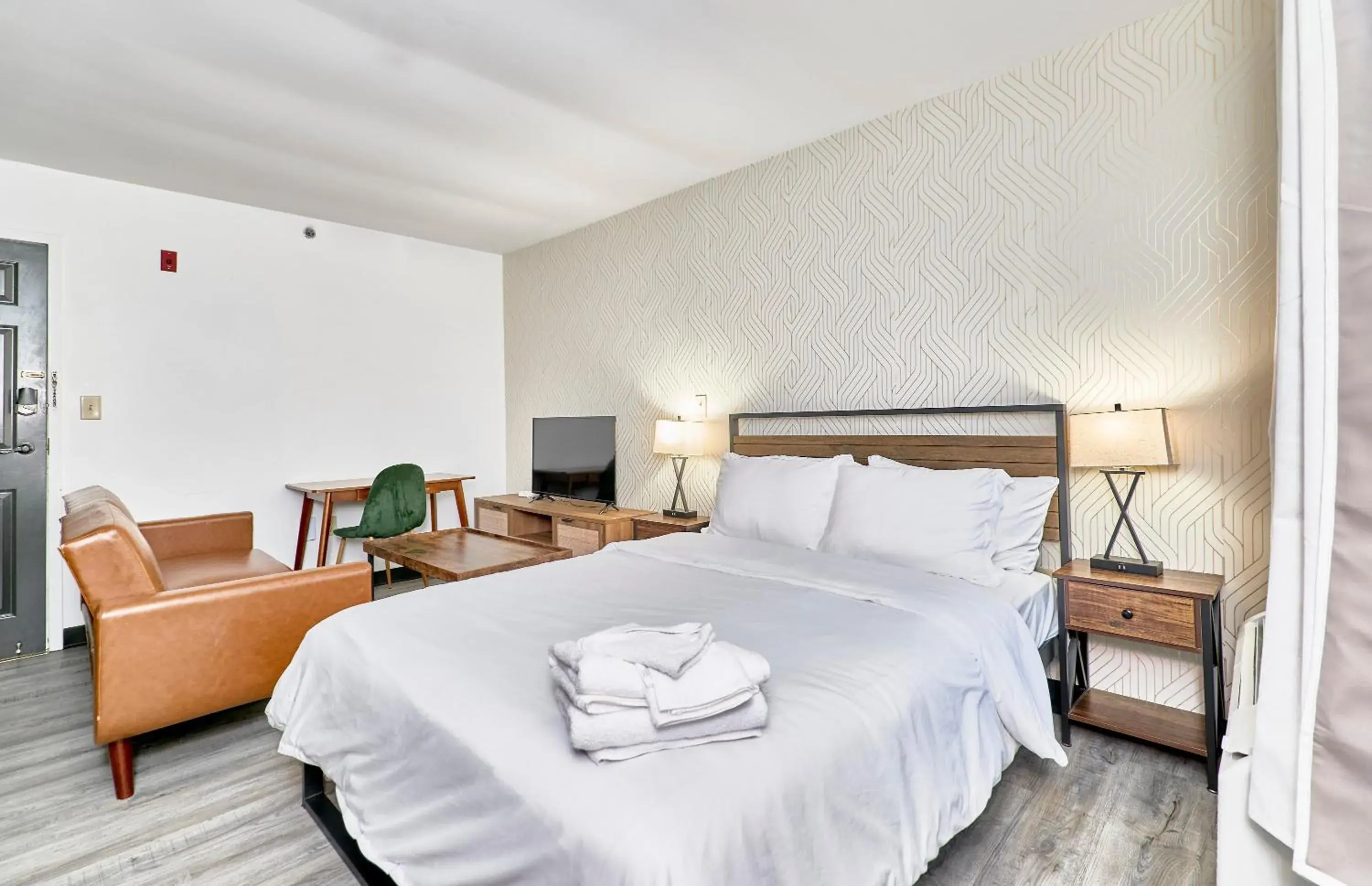 Triple Room with Private Bathroom in The West End Triple Room with Private Bathroom in The West End