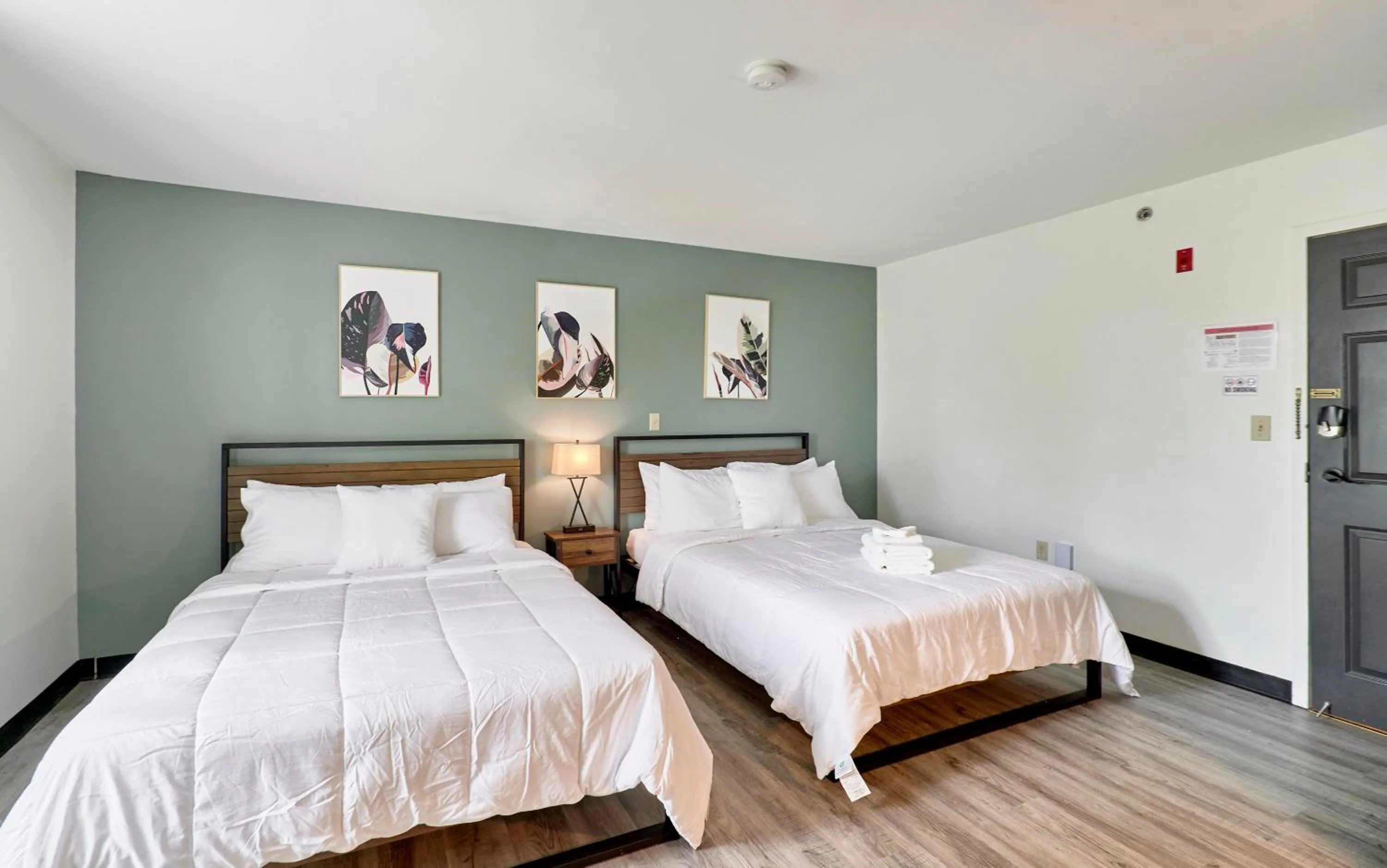 Bedroom, Bed in The West End