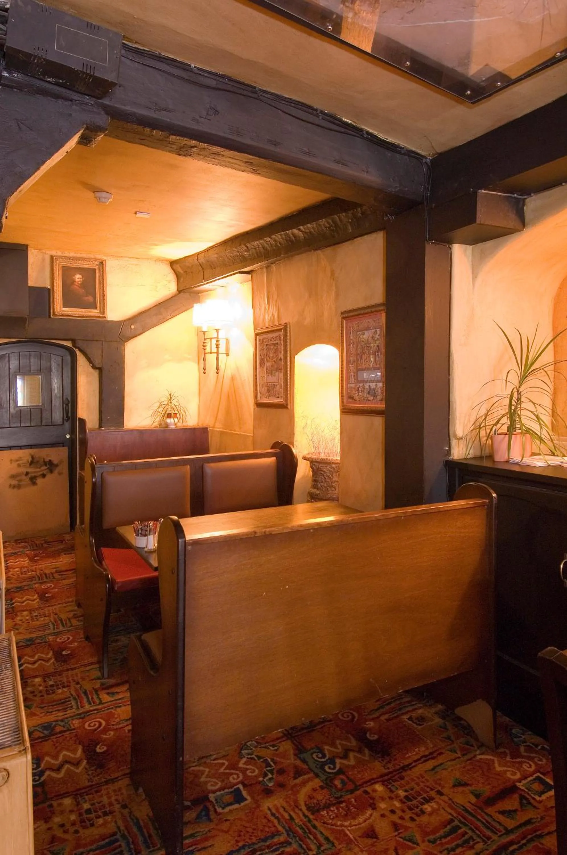 Lounge or bar in George & Pilgrims Hotel