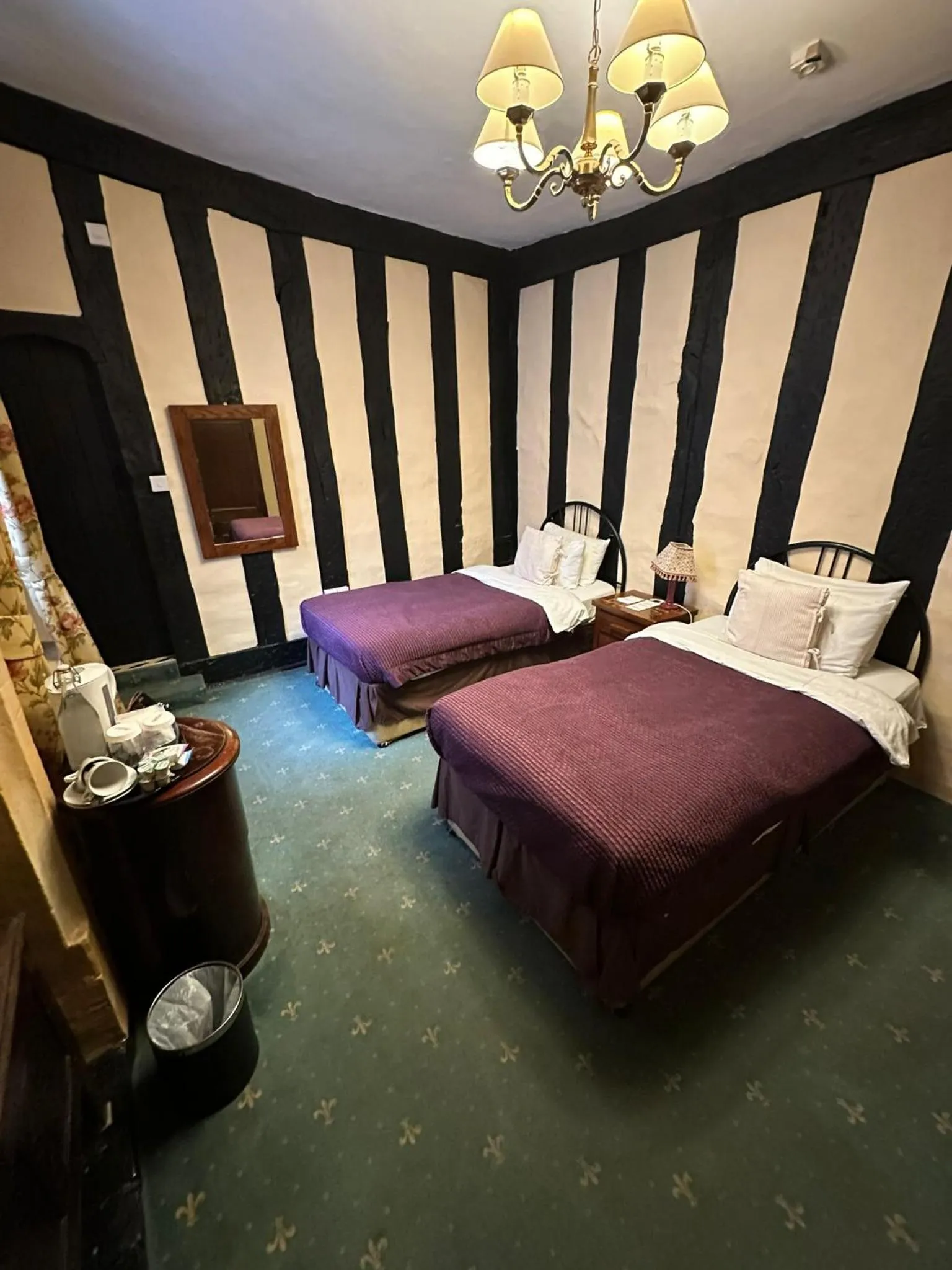 Bedroom, Bed in George & Pilgrims Hotel