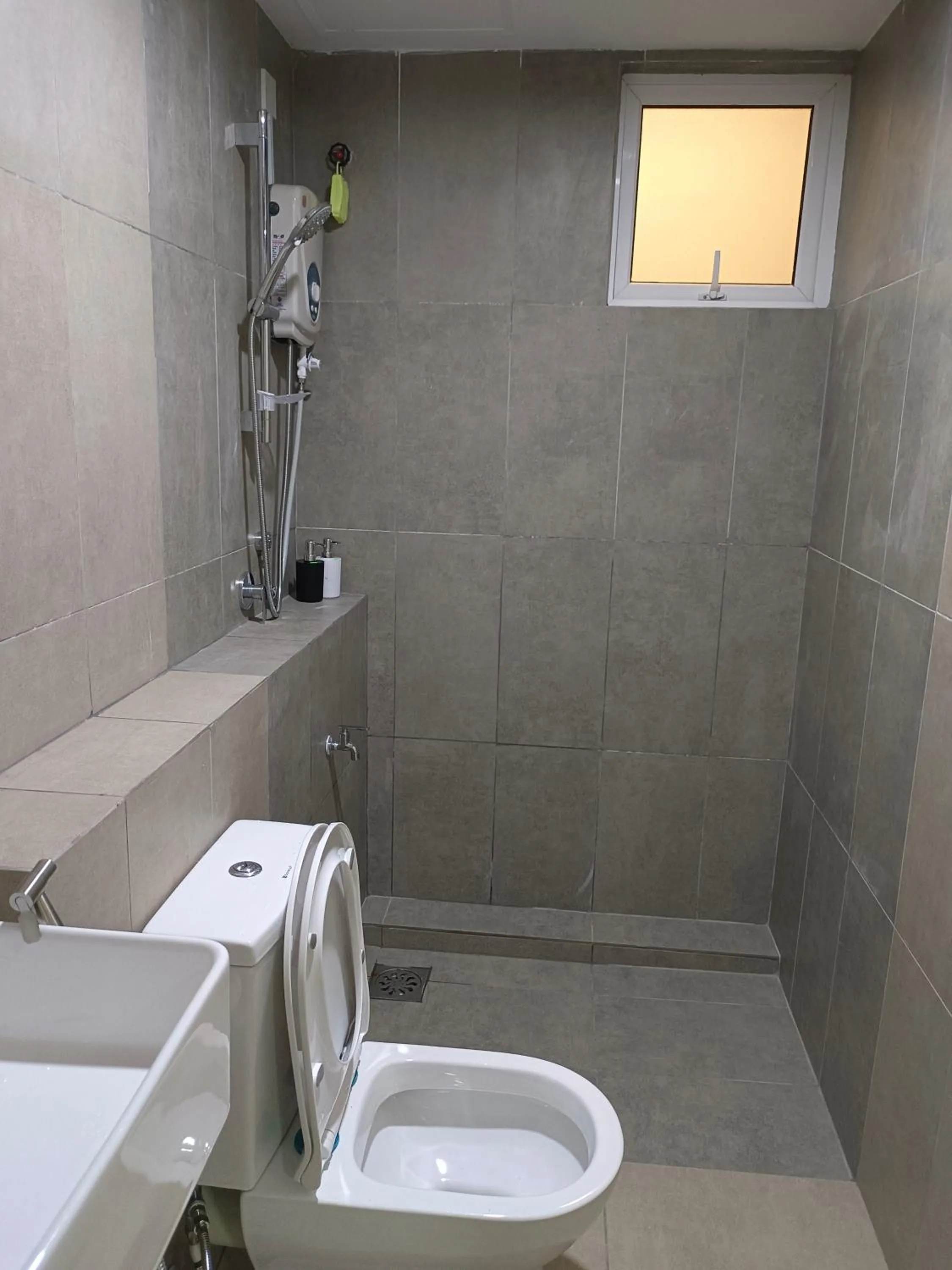 Shower in Sri Indah Pool Condostay