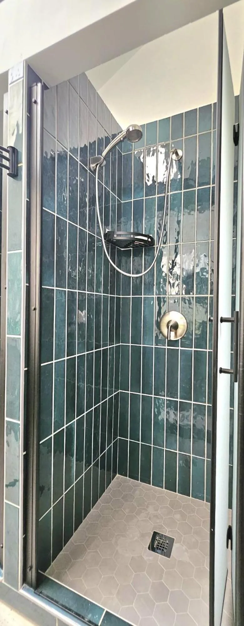 Shower in Seasun Hostel