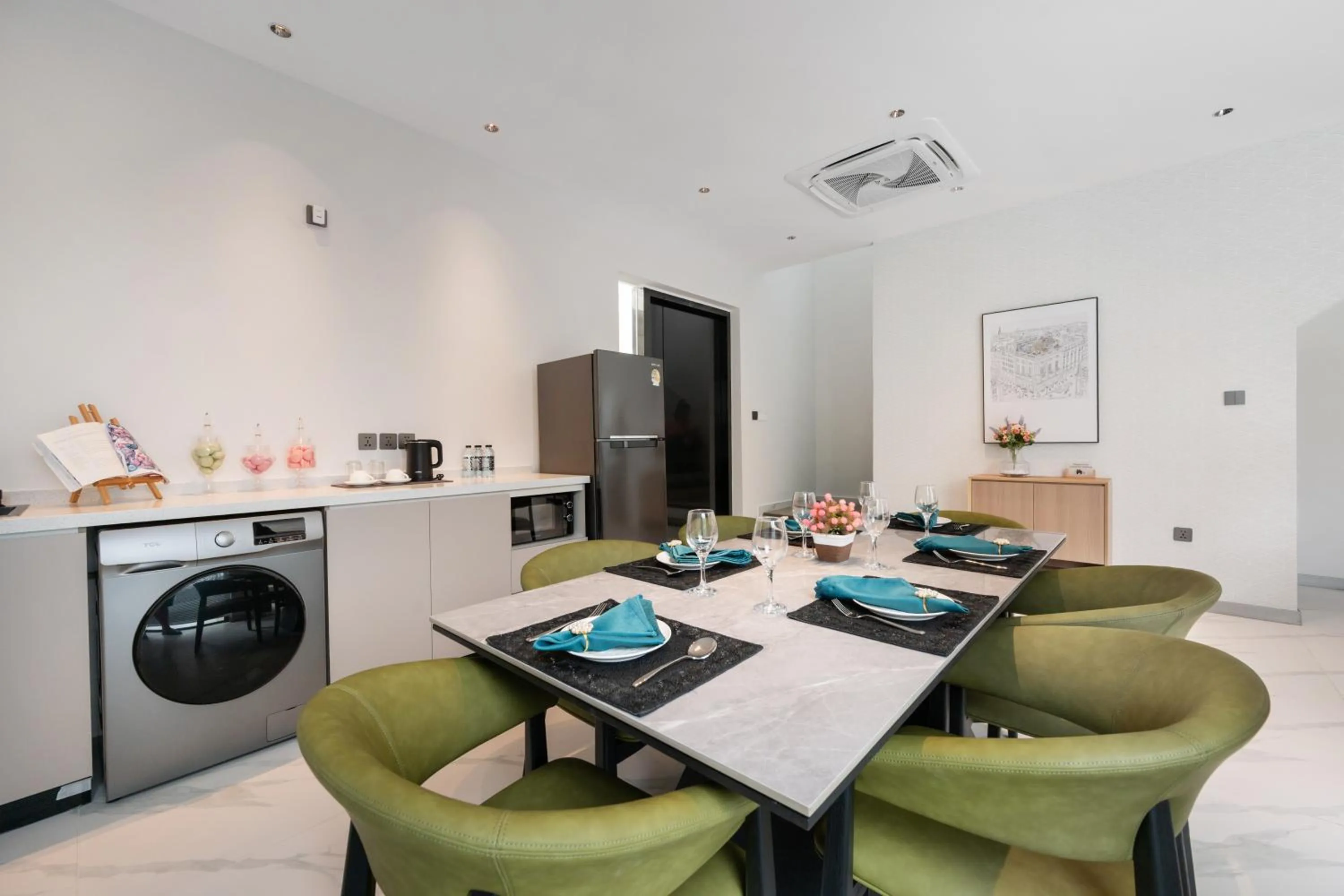 Kitchen or kitchenette in Argo Pattaya Resort and Villas