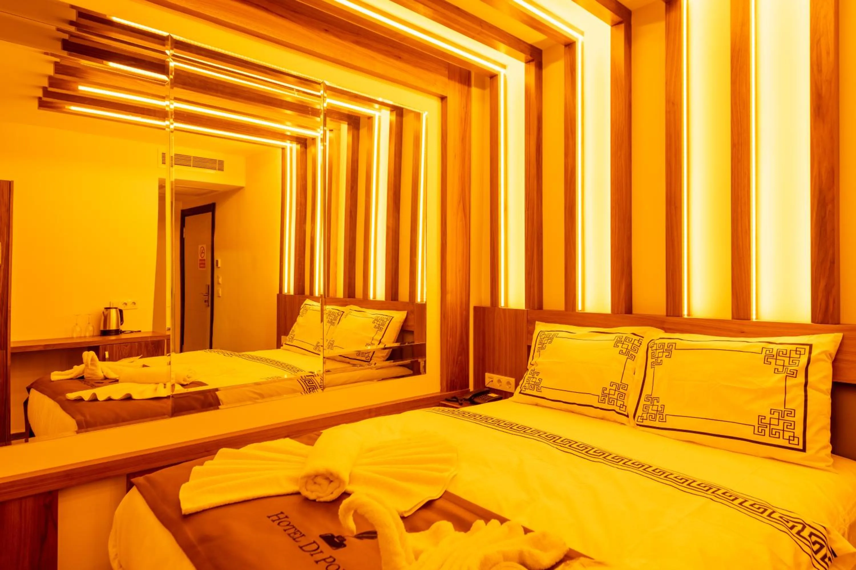 Photo of the whole room in hotel di poesia deluxe