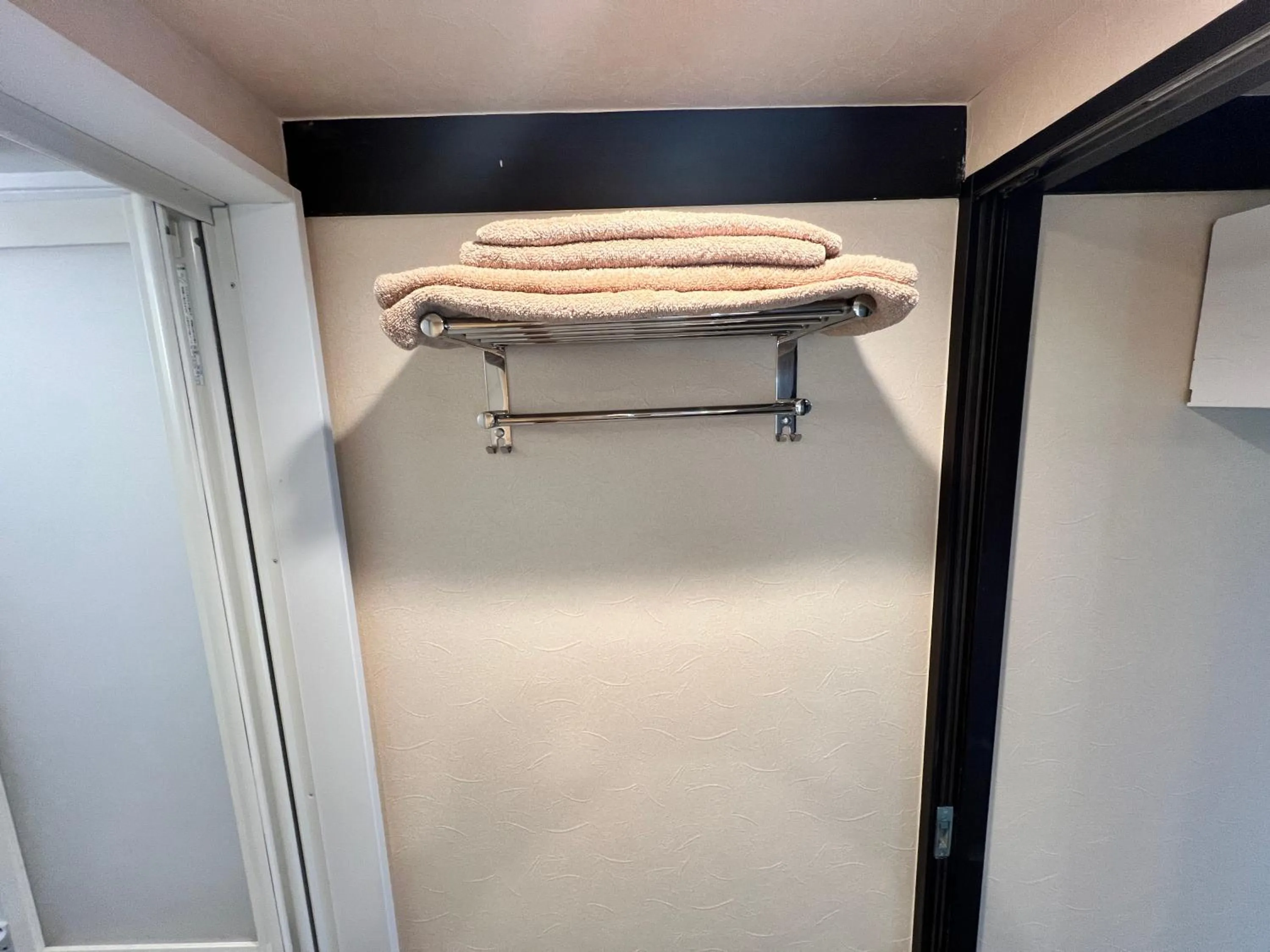 towels in Jinya Sunset Inn by Murasaki