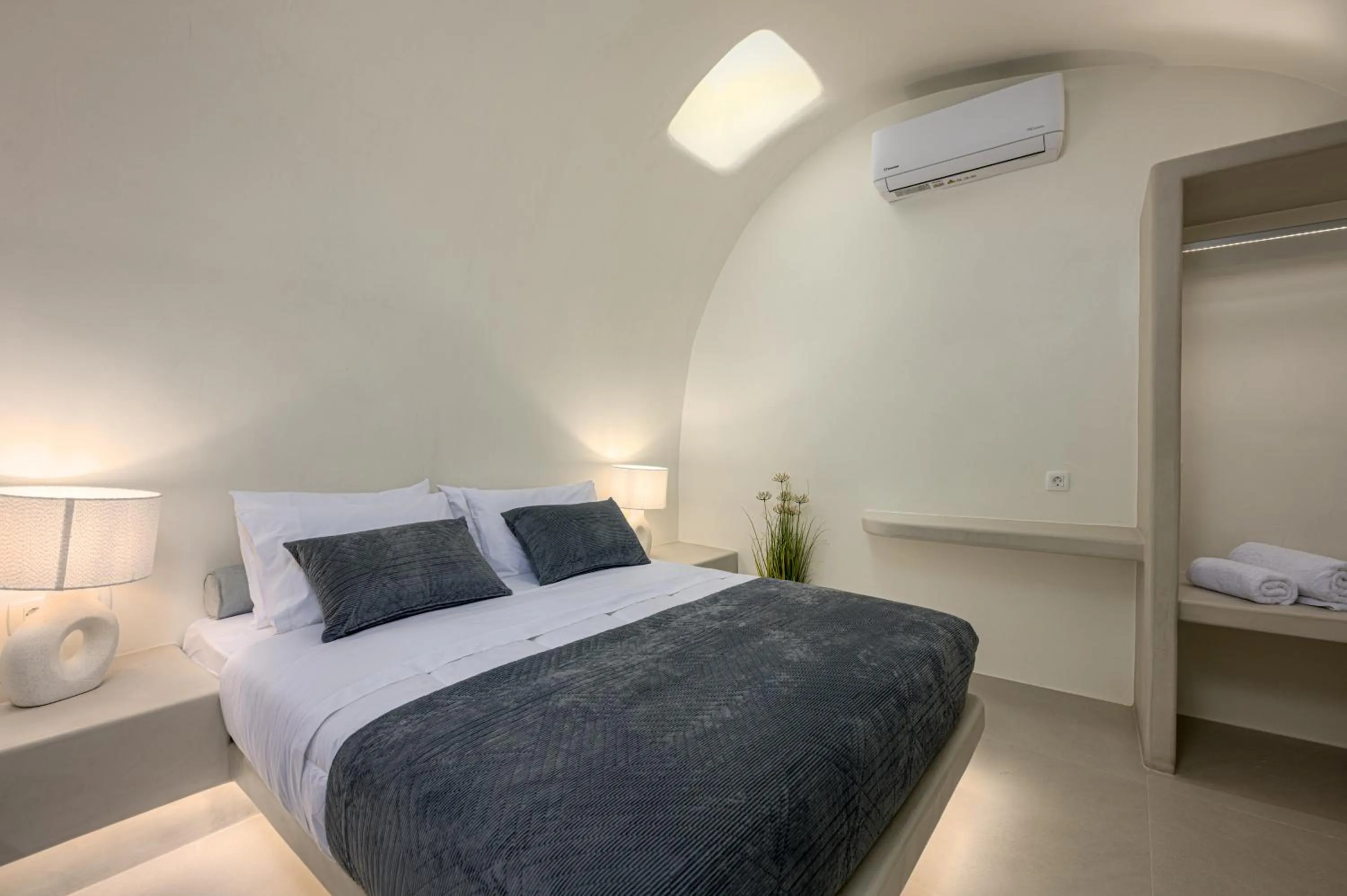 Bedroom, Bed in Galaria Serenity Suites